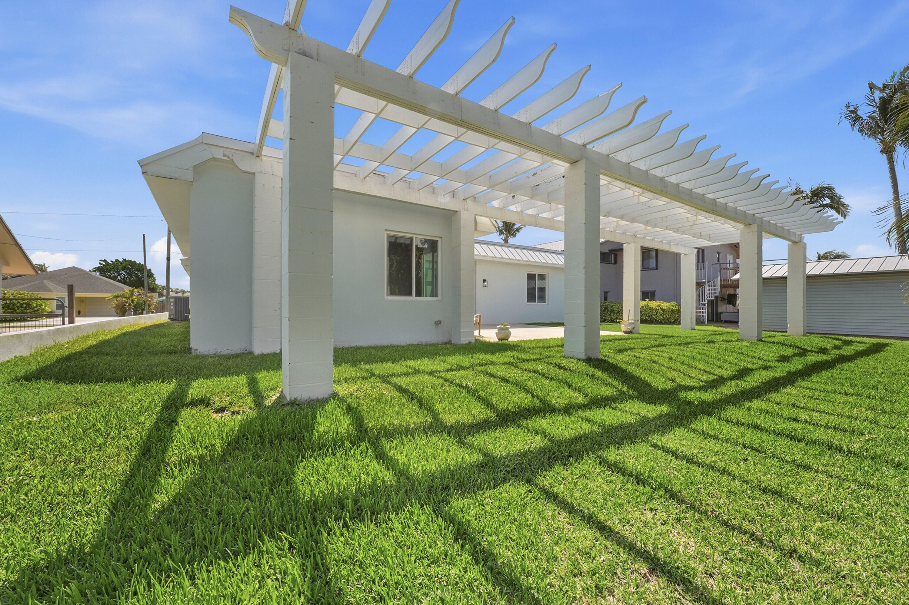 TROPICAL BEACH - Residential