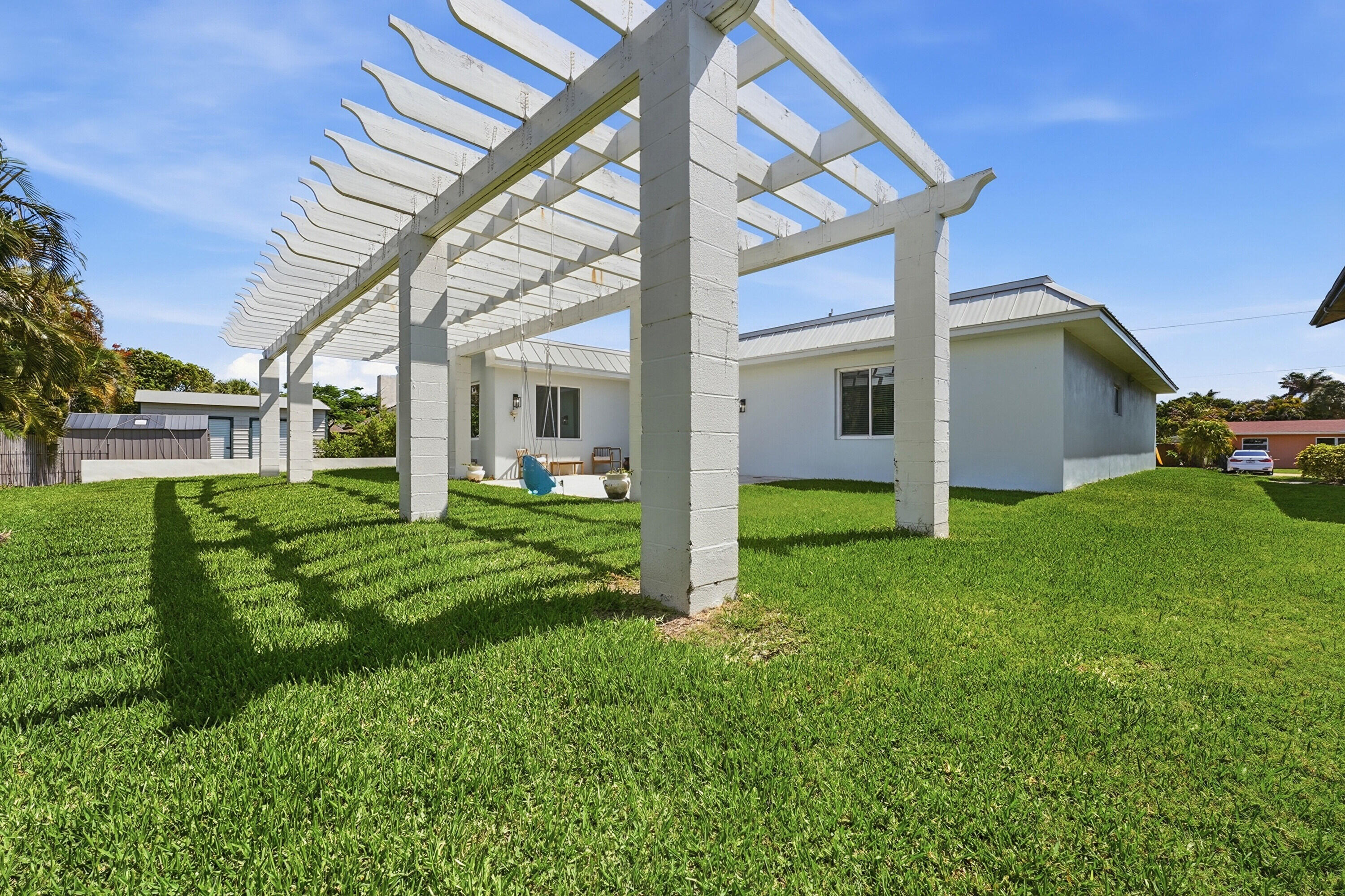 TROPICAL BEACH - Residential