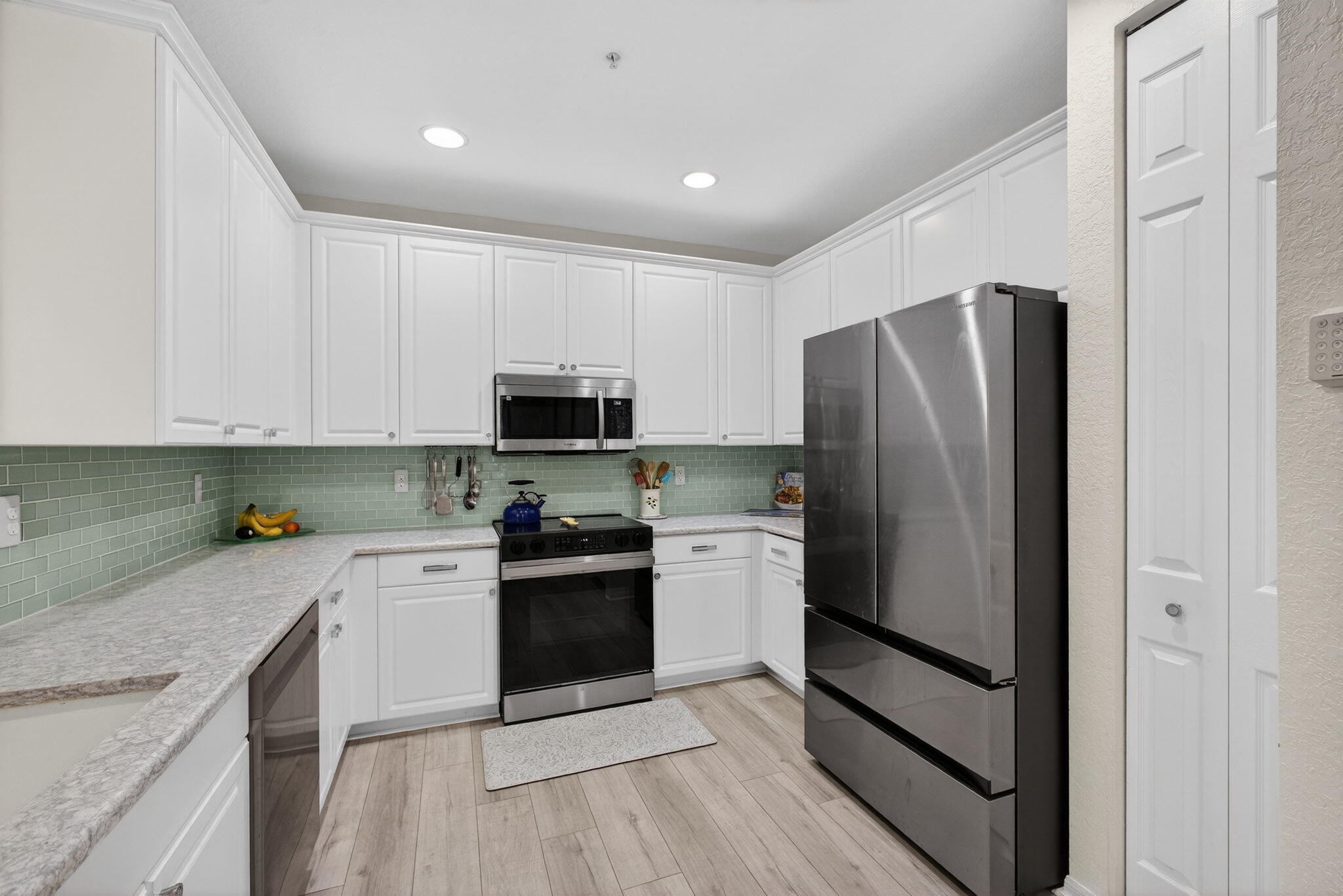 ABACOA TOWN CENTER 3 - Residential Lease