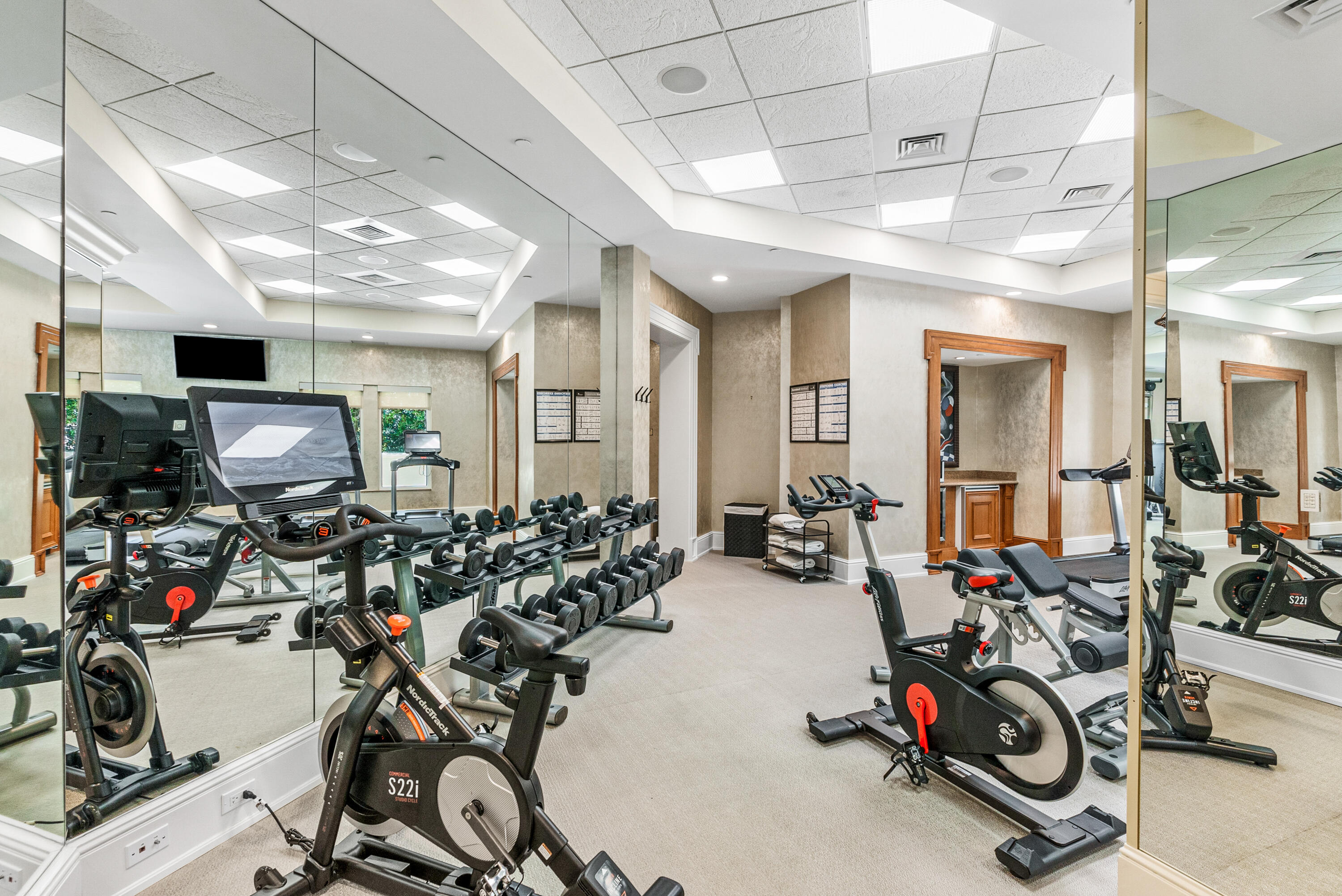 ONE WATERMARK PLACE OF THE PALM BEACHES - Residential