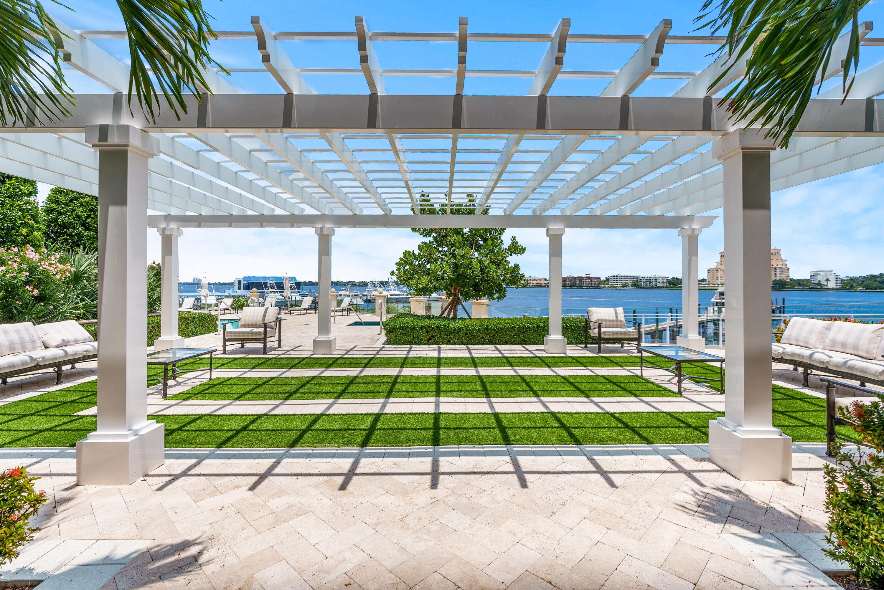 ONE WATERMARK PLACE OF THE PALM BEACHES - Residential