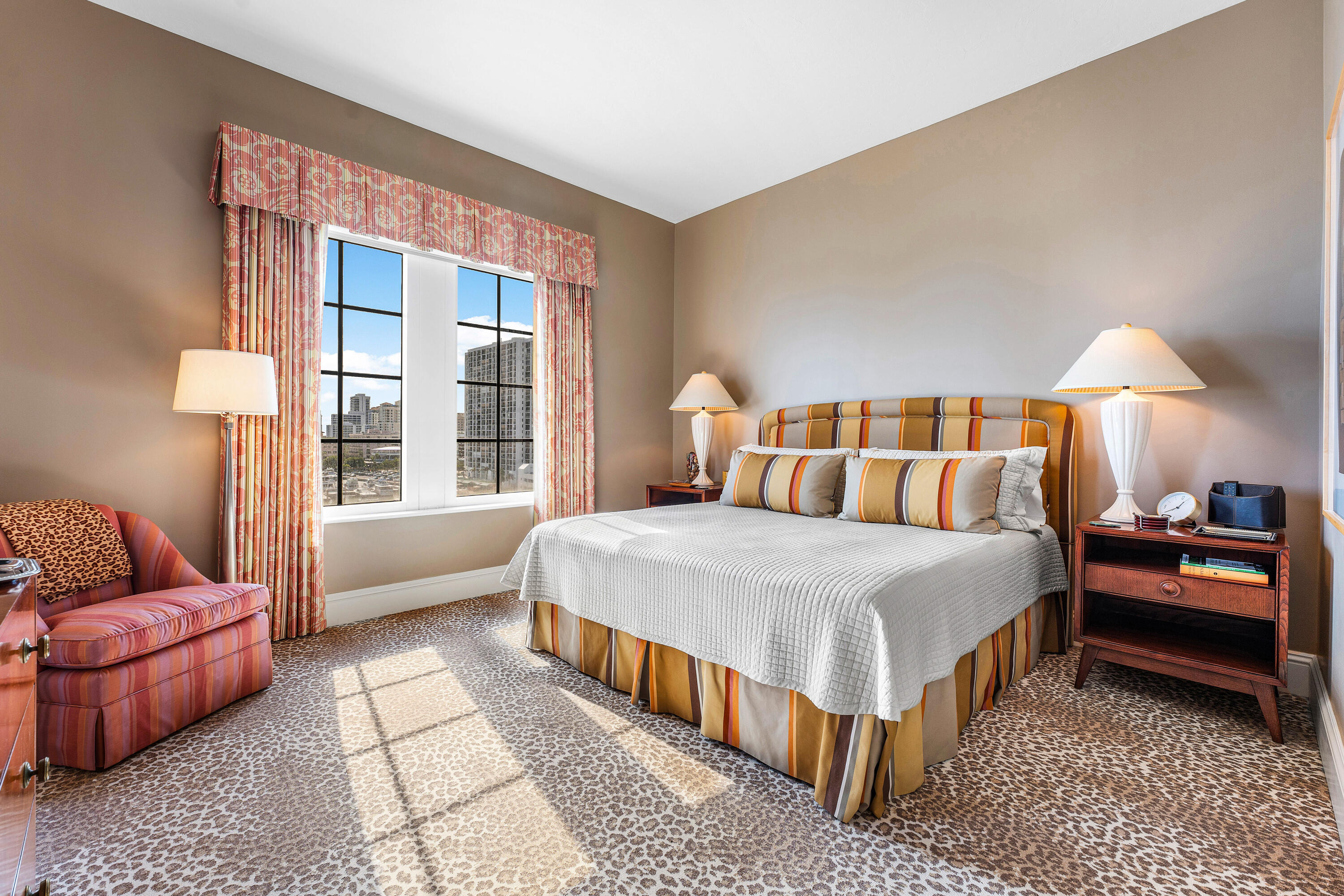 ONE WATERMARK PLACE OF THE PALM BEACHES - Residential