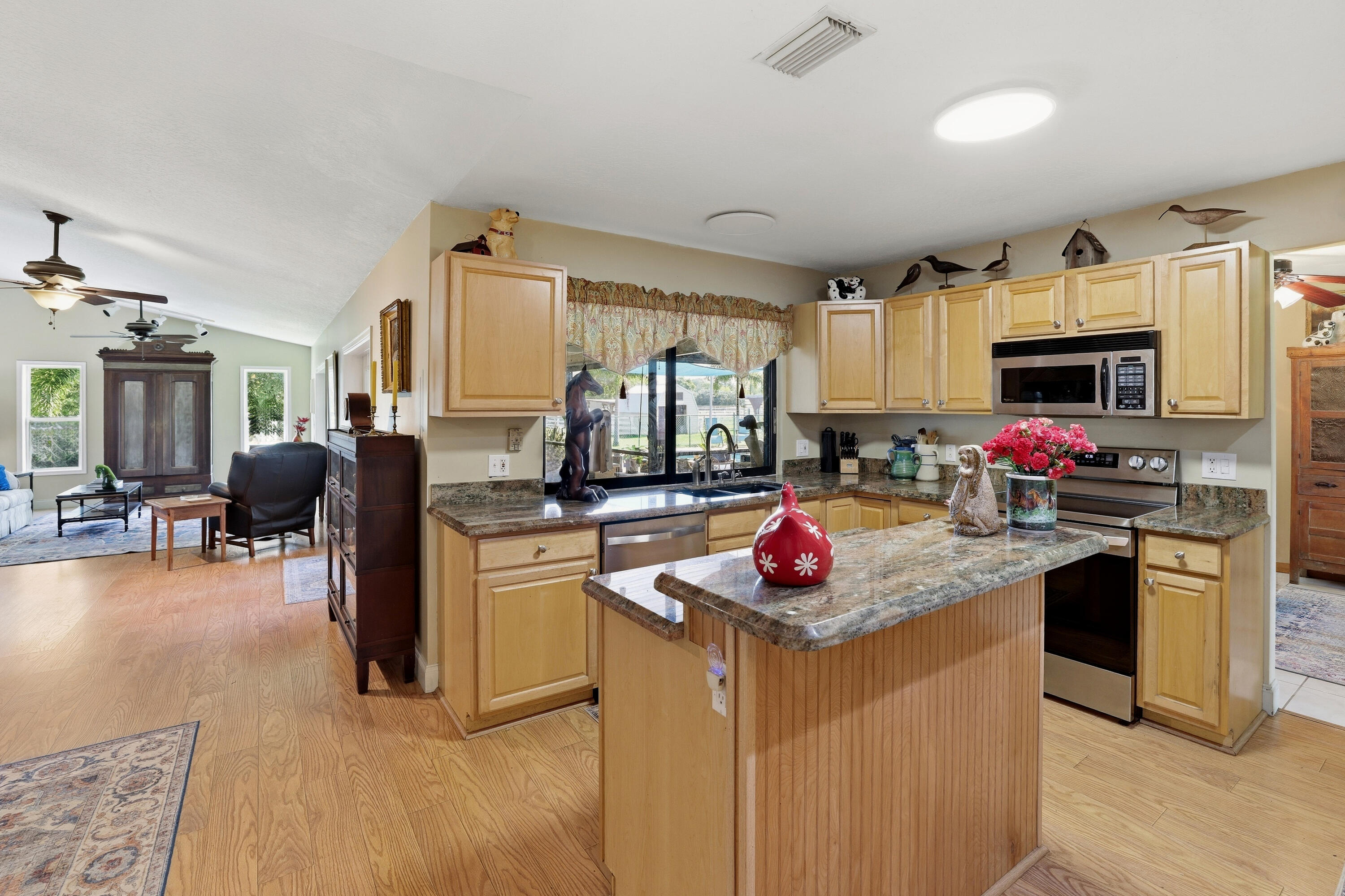 LOXAHATCHEE GROVES - Residential