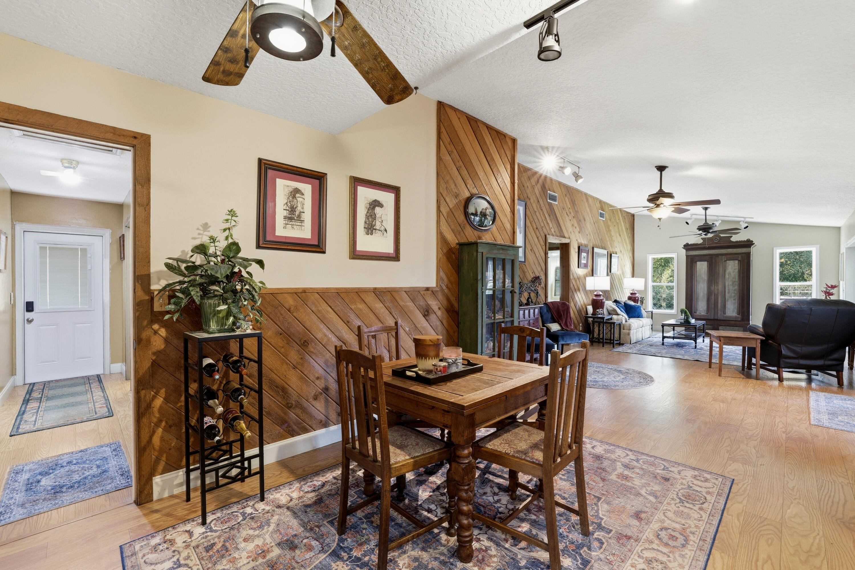 LOXAHATCHEE GROVES - Residential