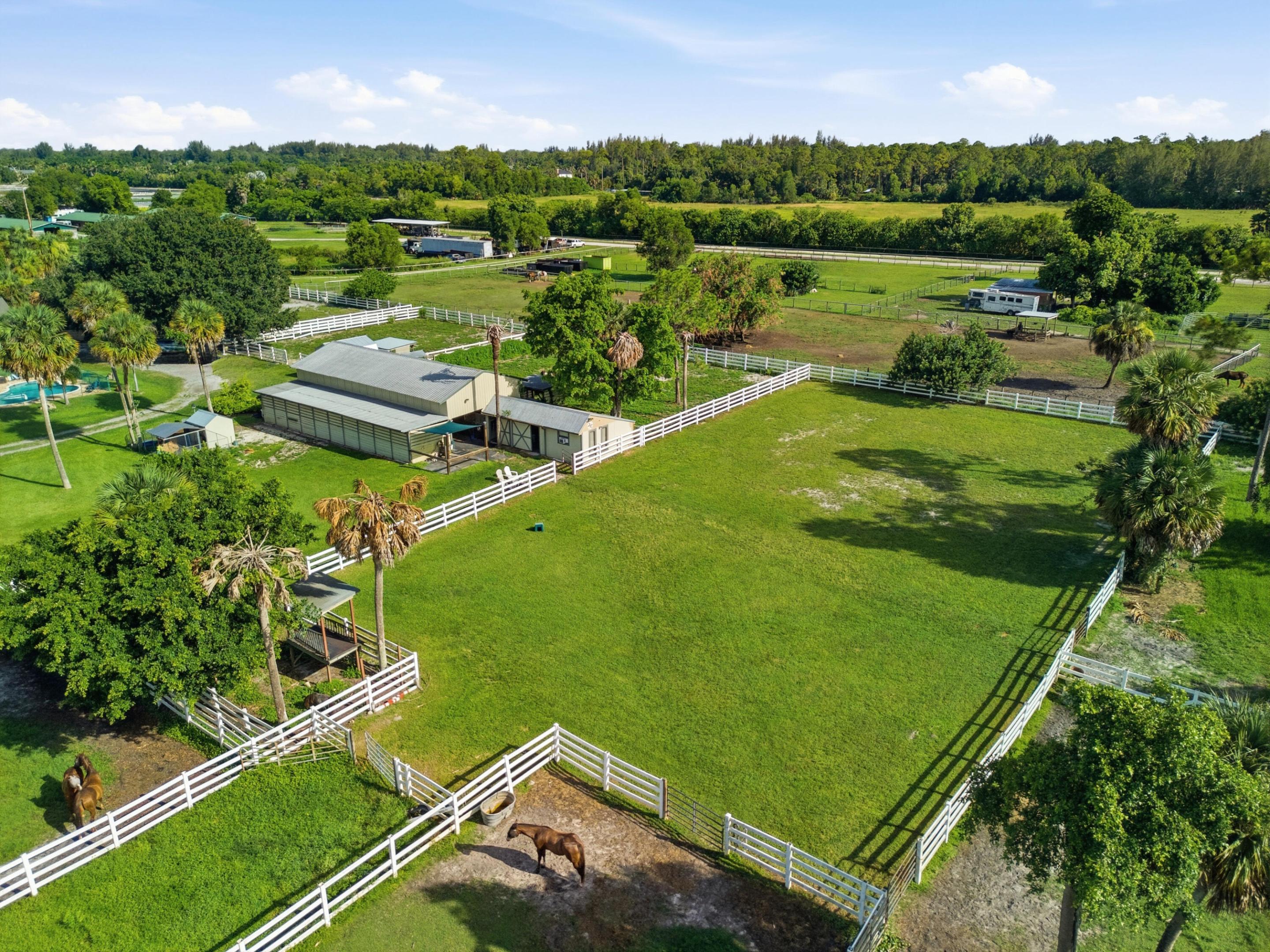 LOXAHATCHEE GROVES - Residential