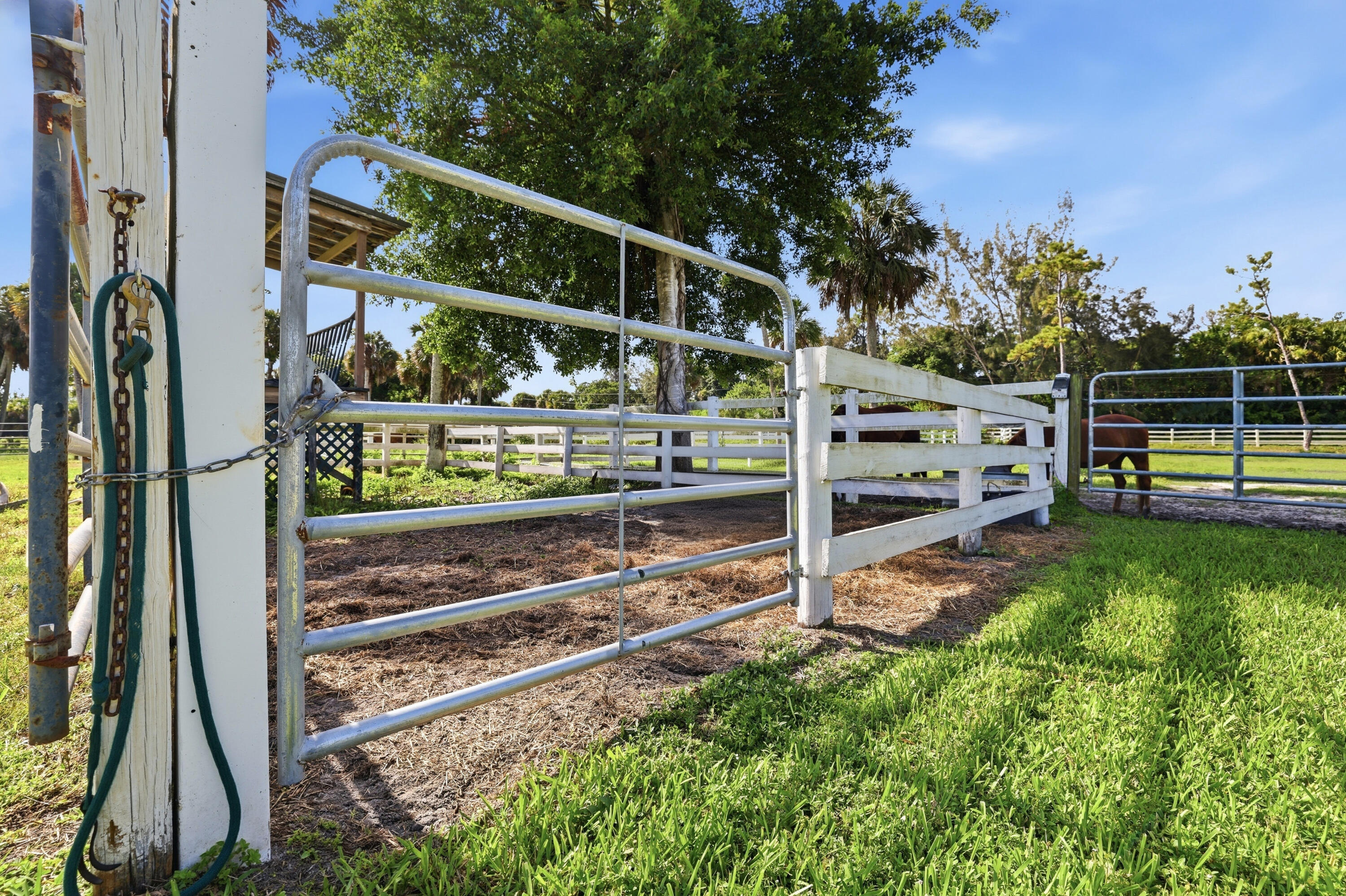 LOXAHATCHEE GROVES - Residential
