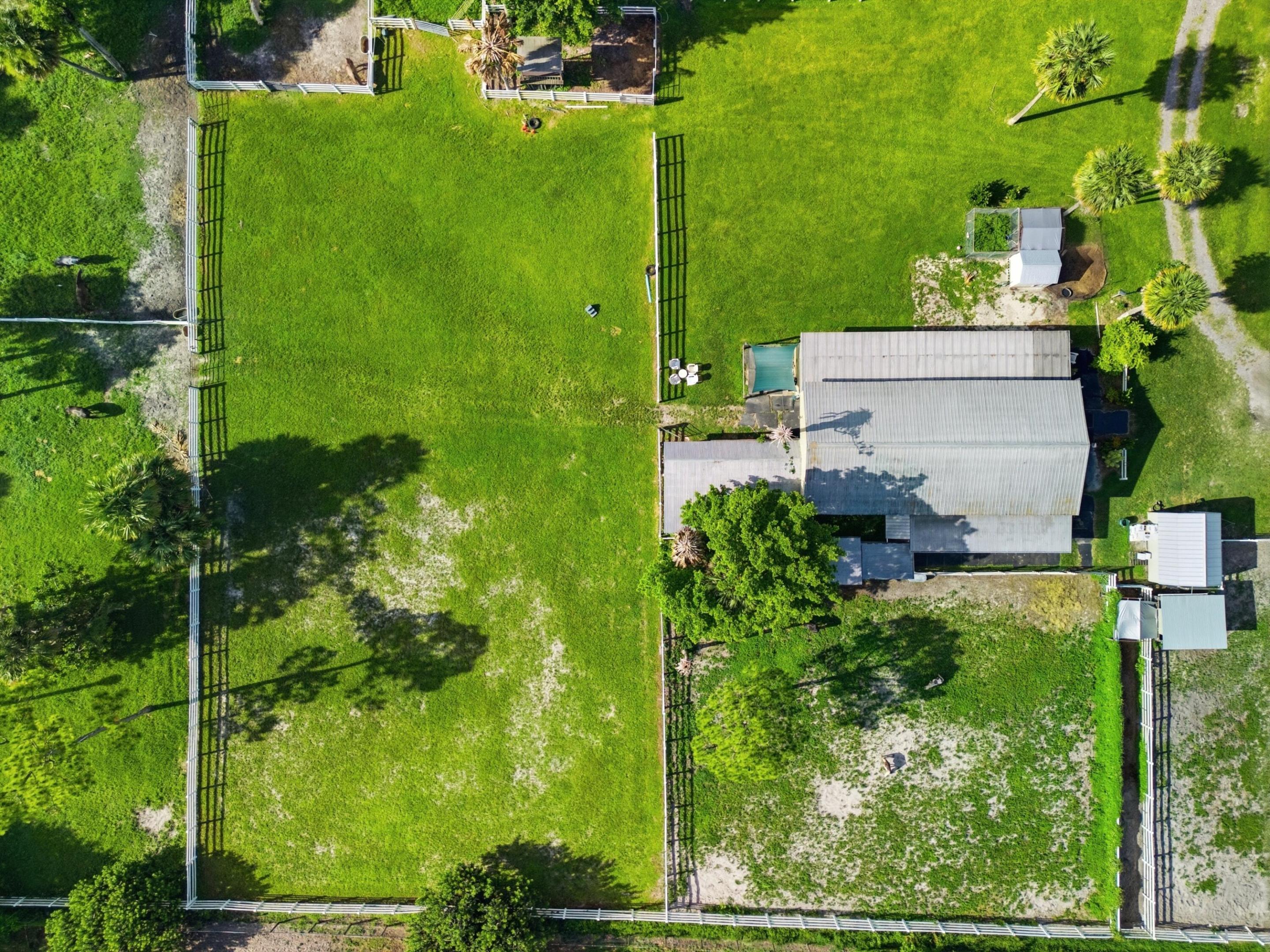 LOXAHATCHEE GROVES - Residential