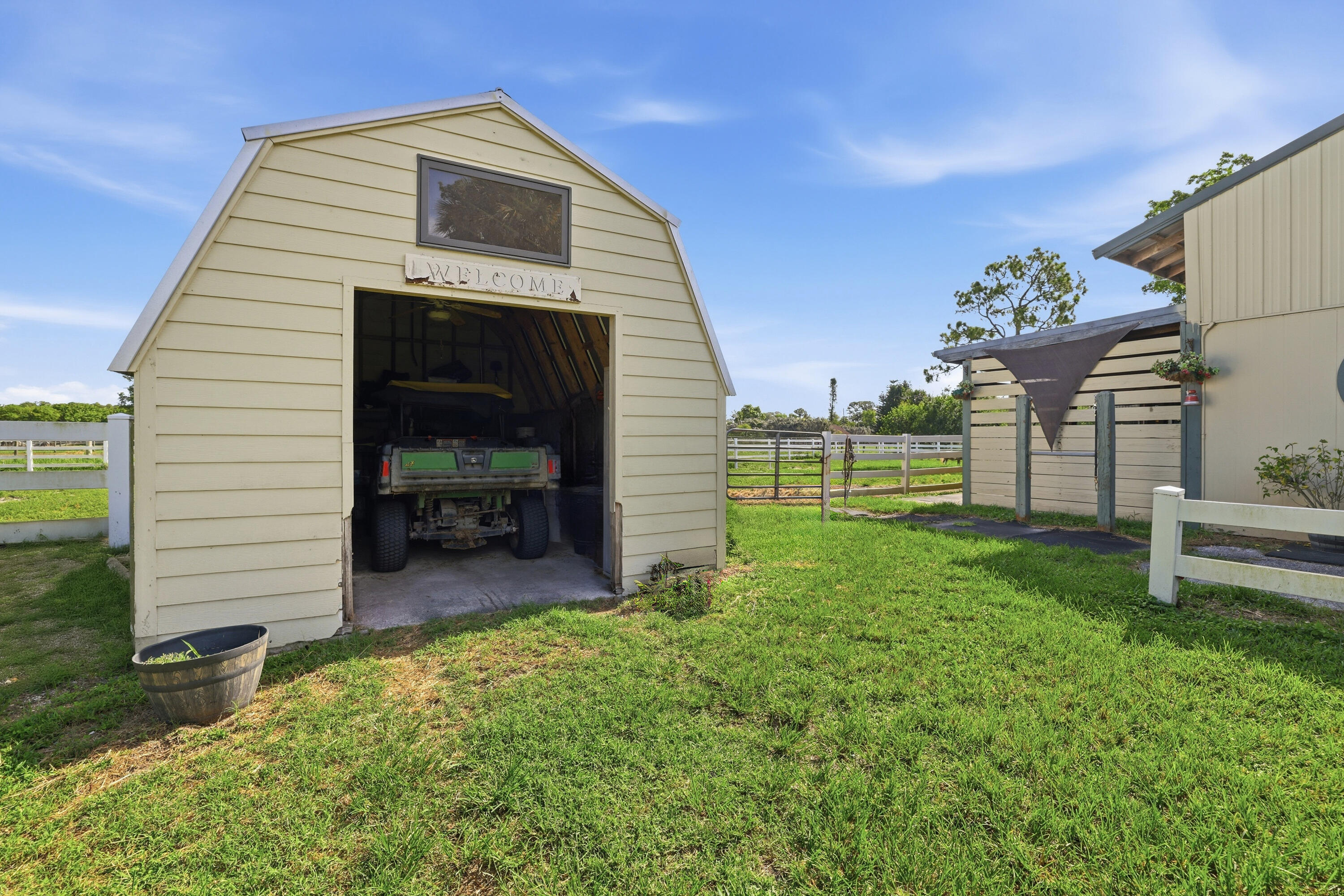 LOXAHATCHEE GROVES - Residential