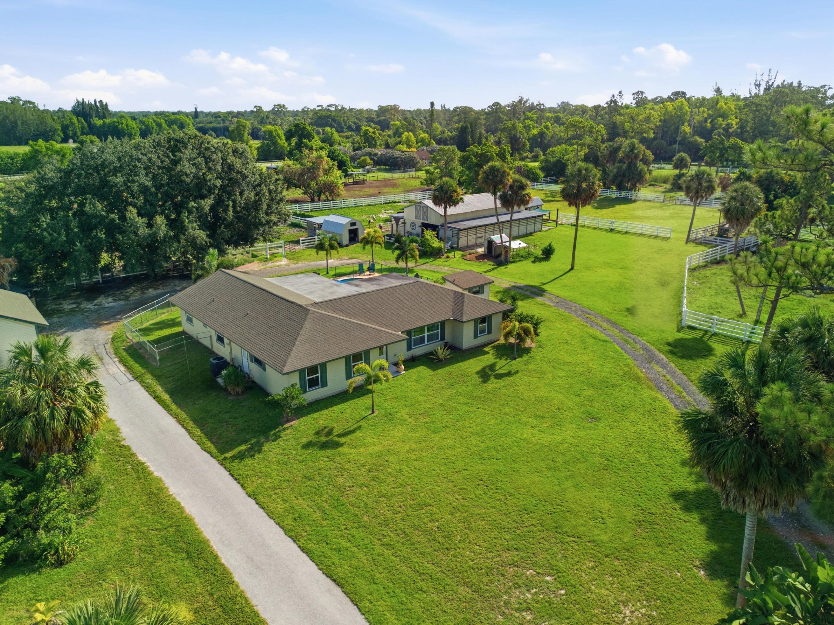 LOXAHATCHEE GROVES - Residential
