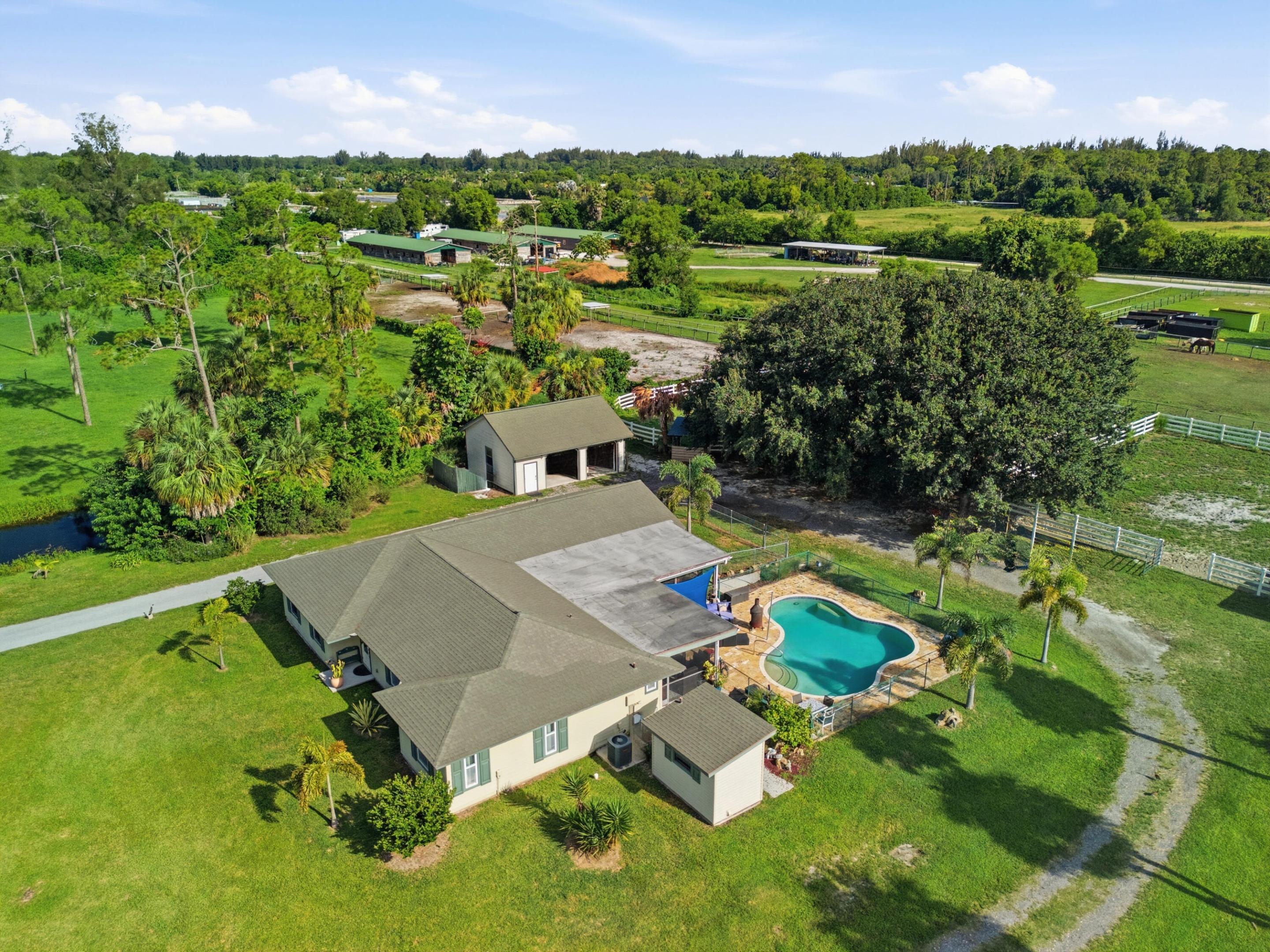 LOXAHATCHEE GROVES - Residential