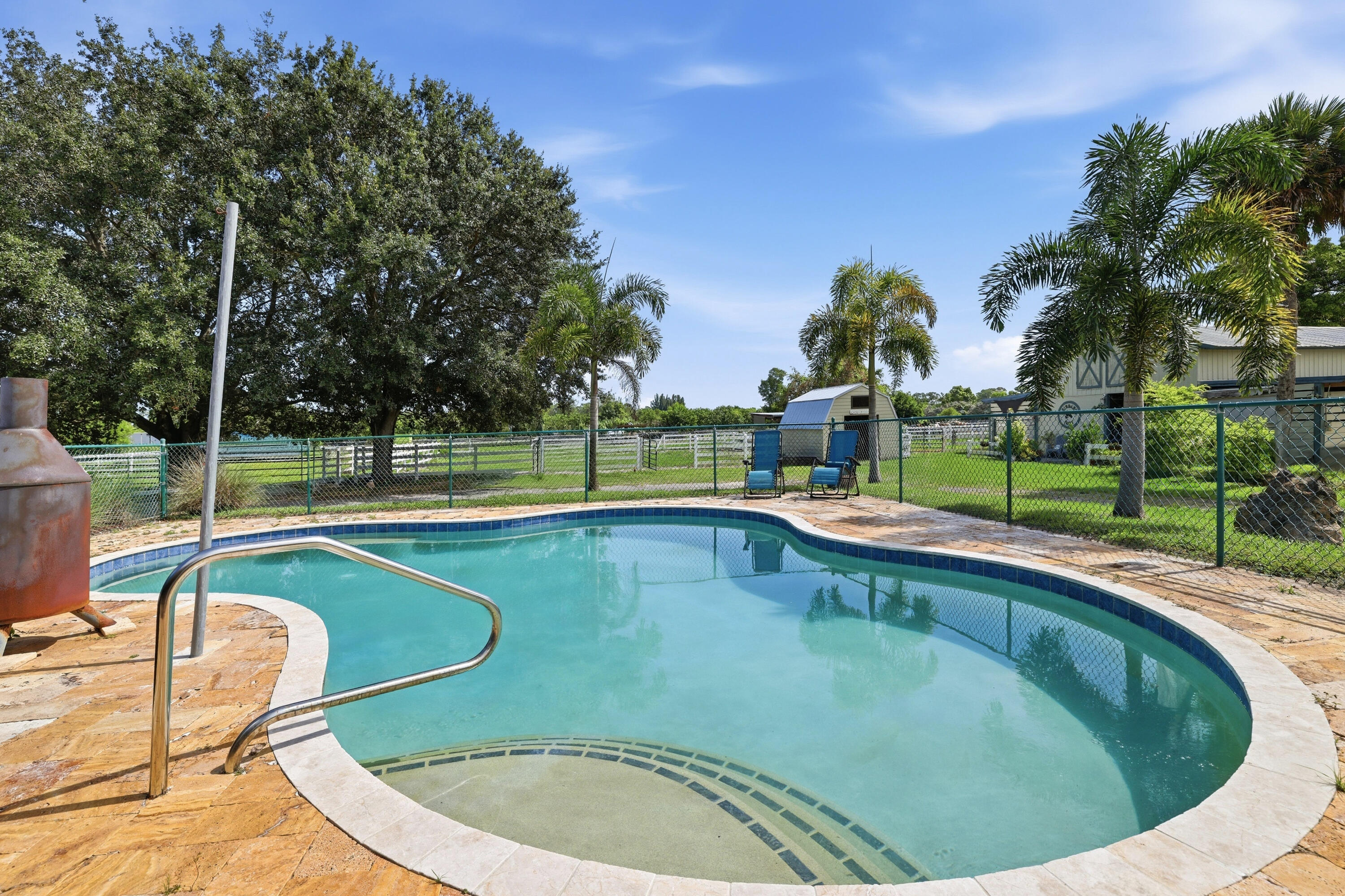LOXAHATCHEE GROVES - Residential