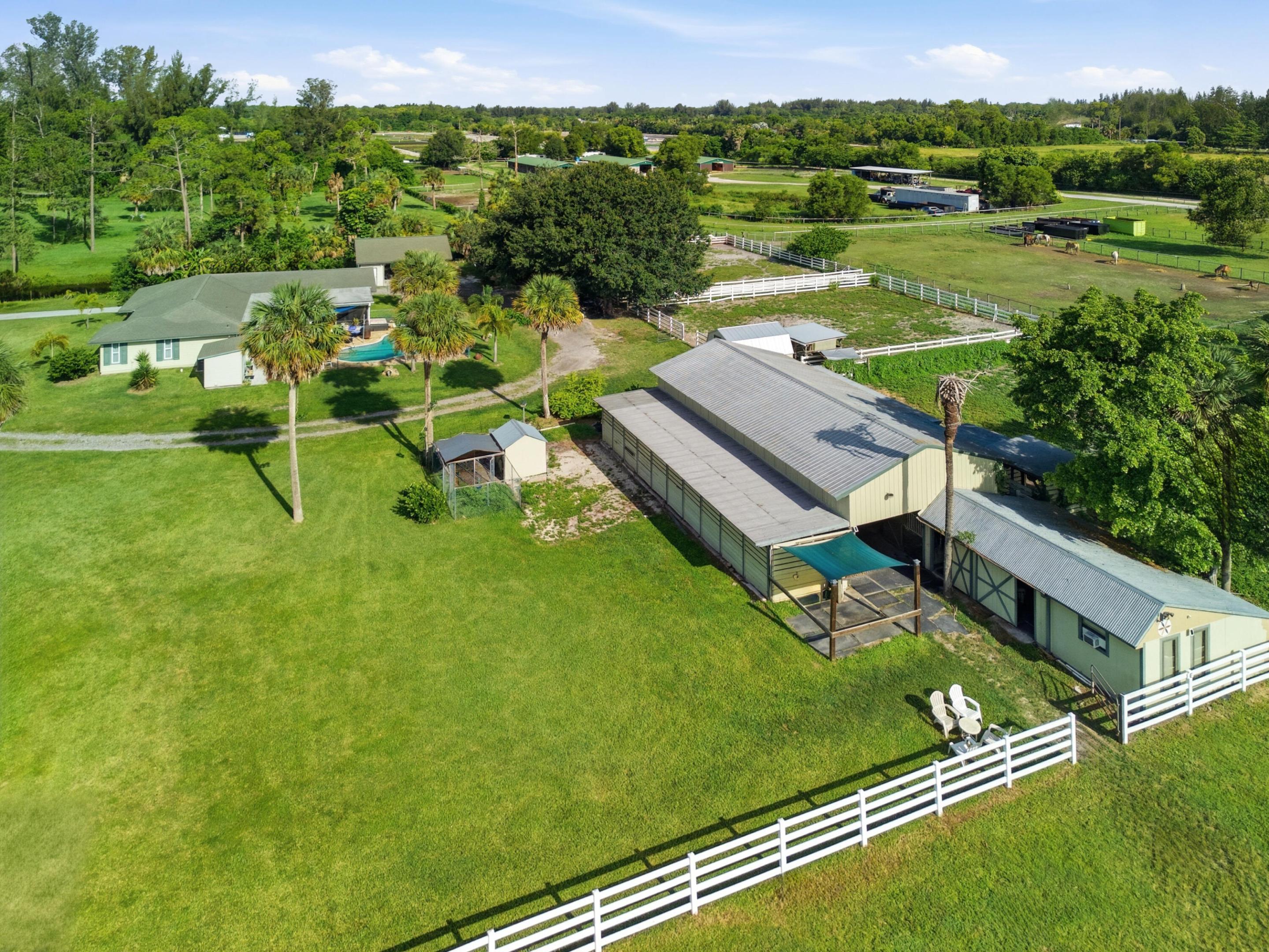 LOXAHATCHEE GROVES - Residential