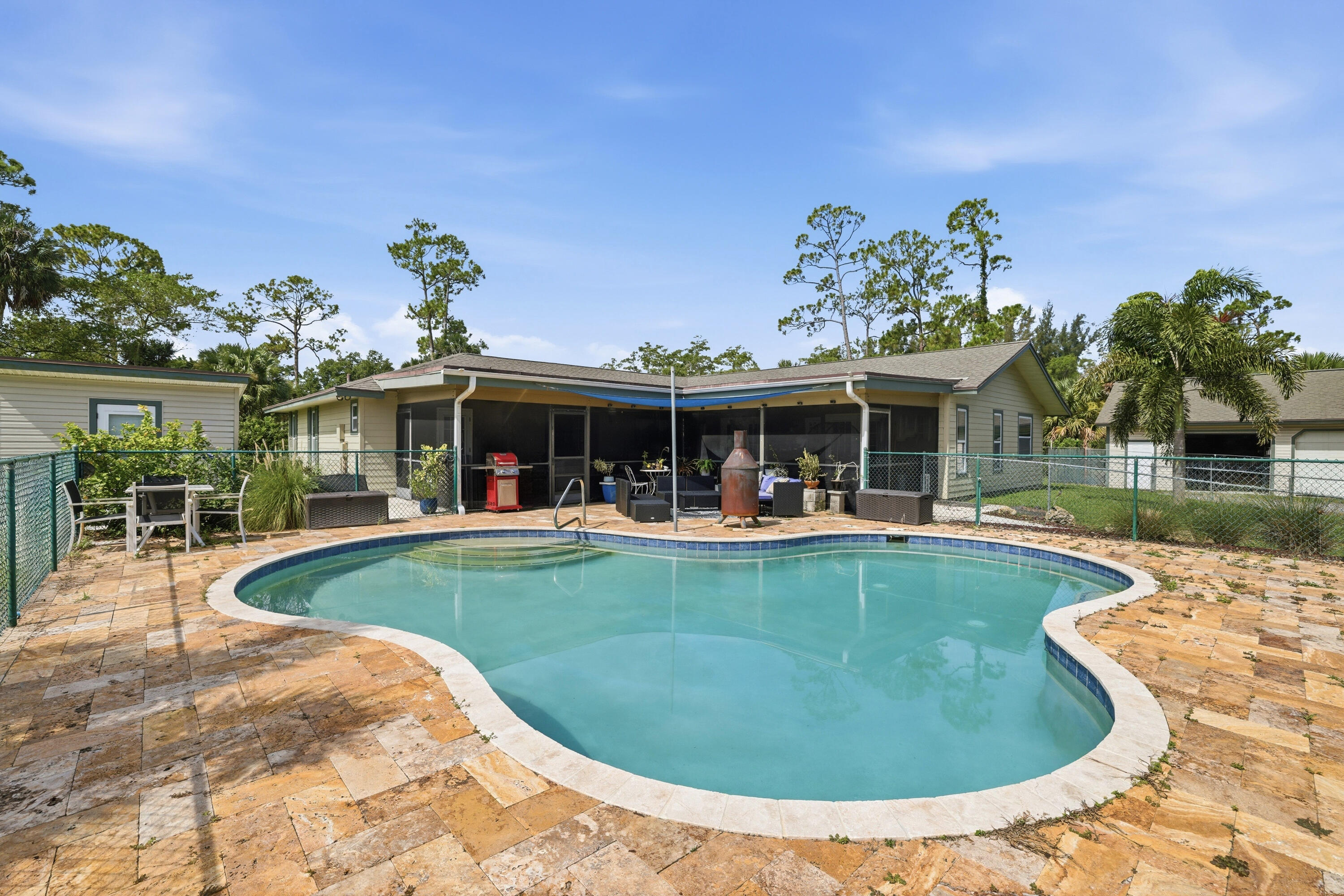 LOXAHATCHEE GROVES - Residential