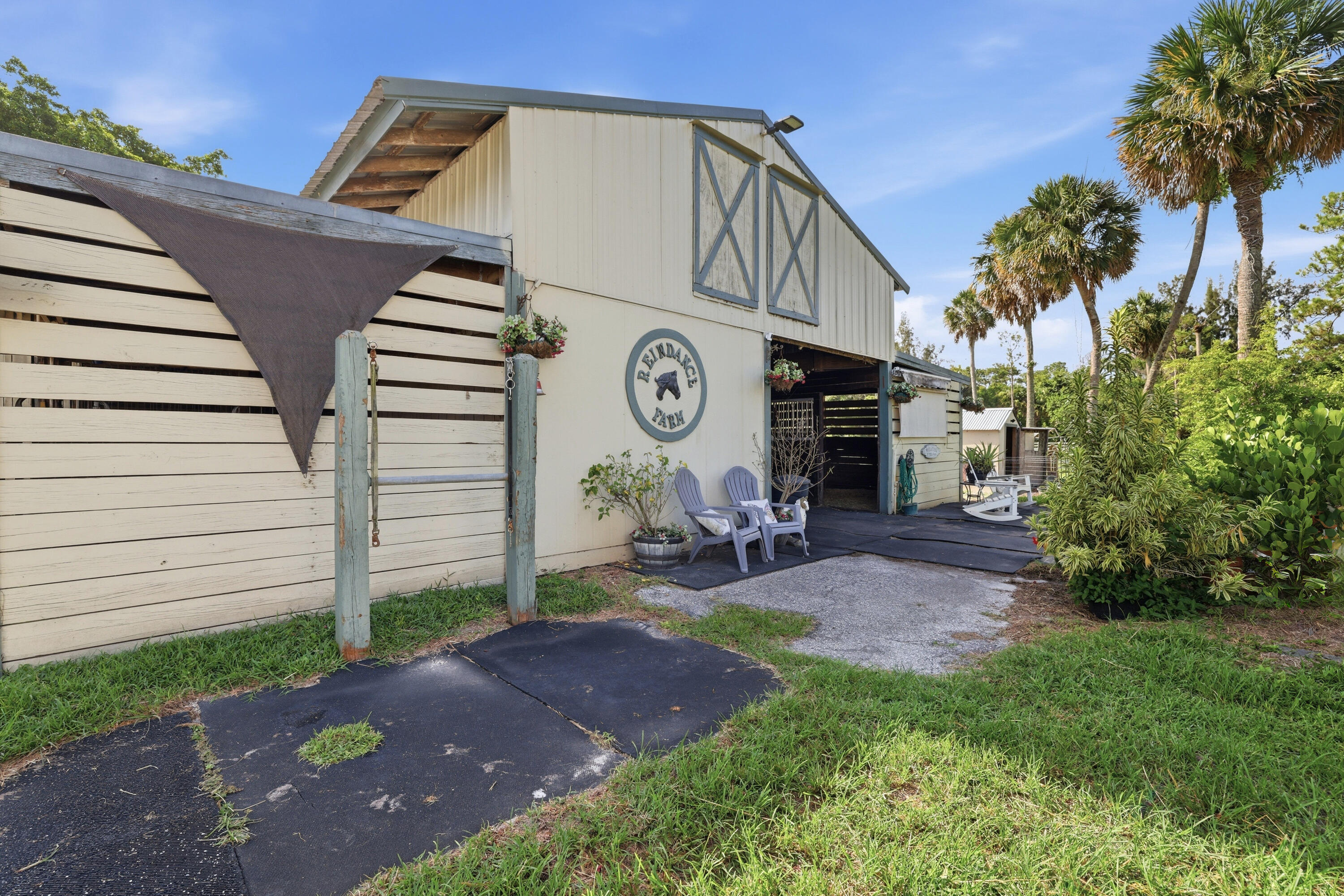 LOXAHATCHEE GROVES - Residential
