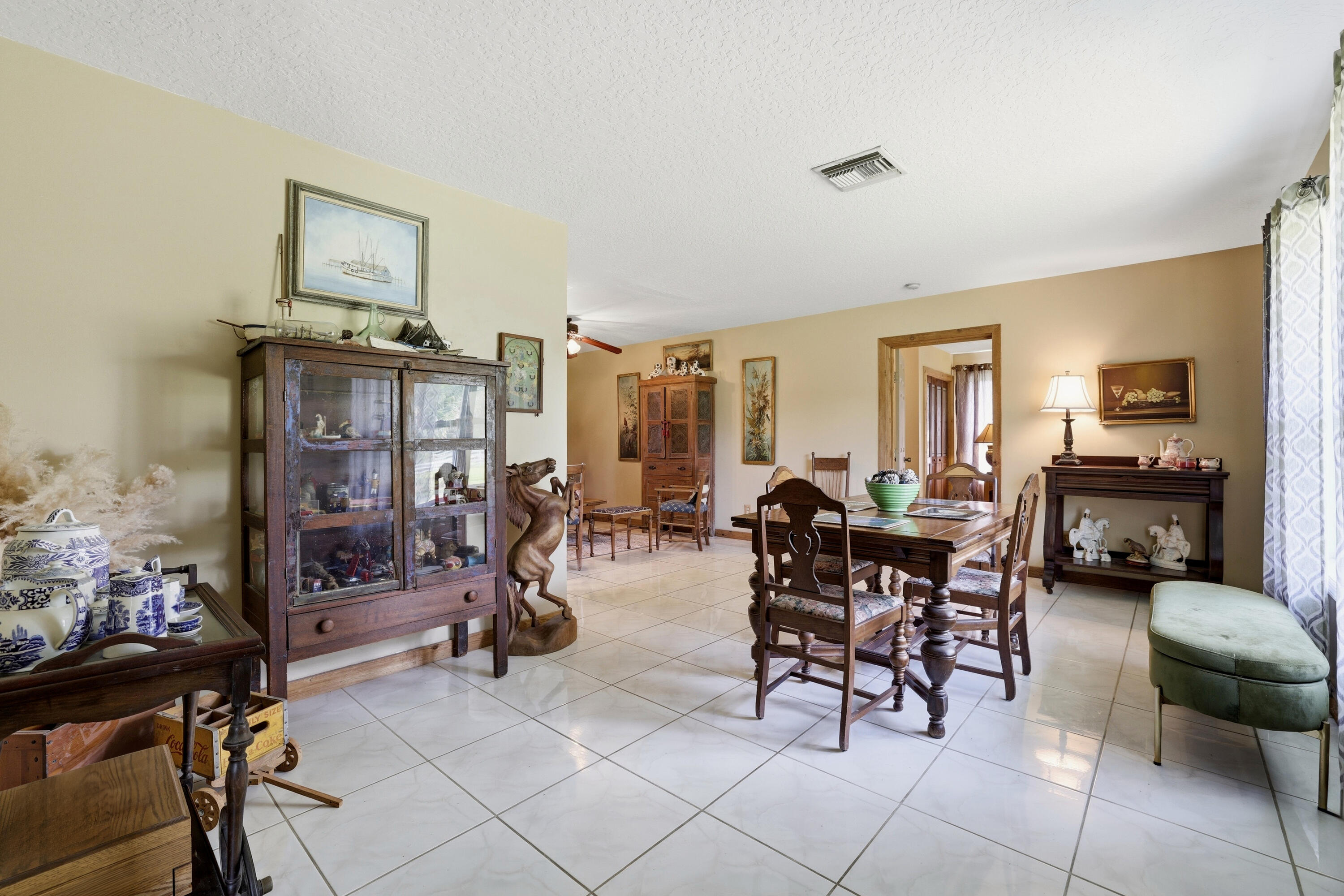 LOXAHATCHEE GROVES - Residential