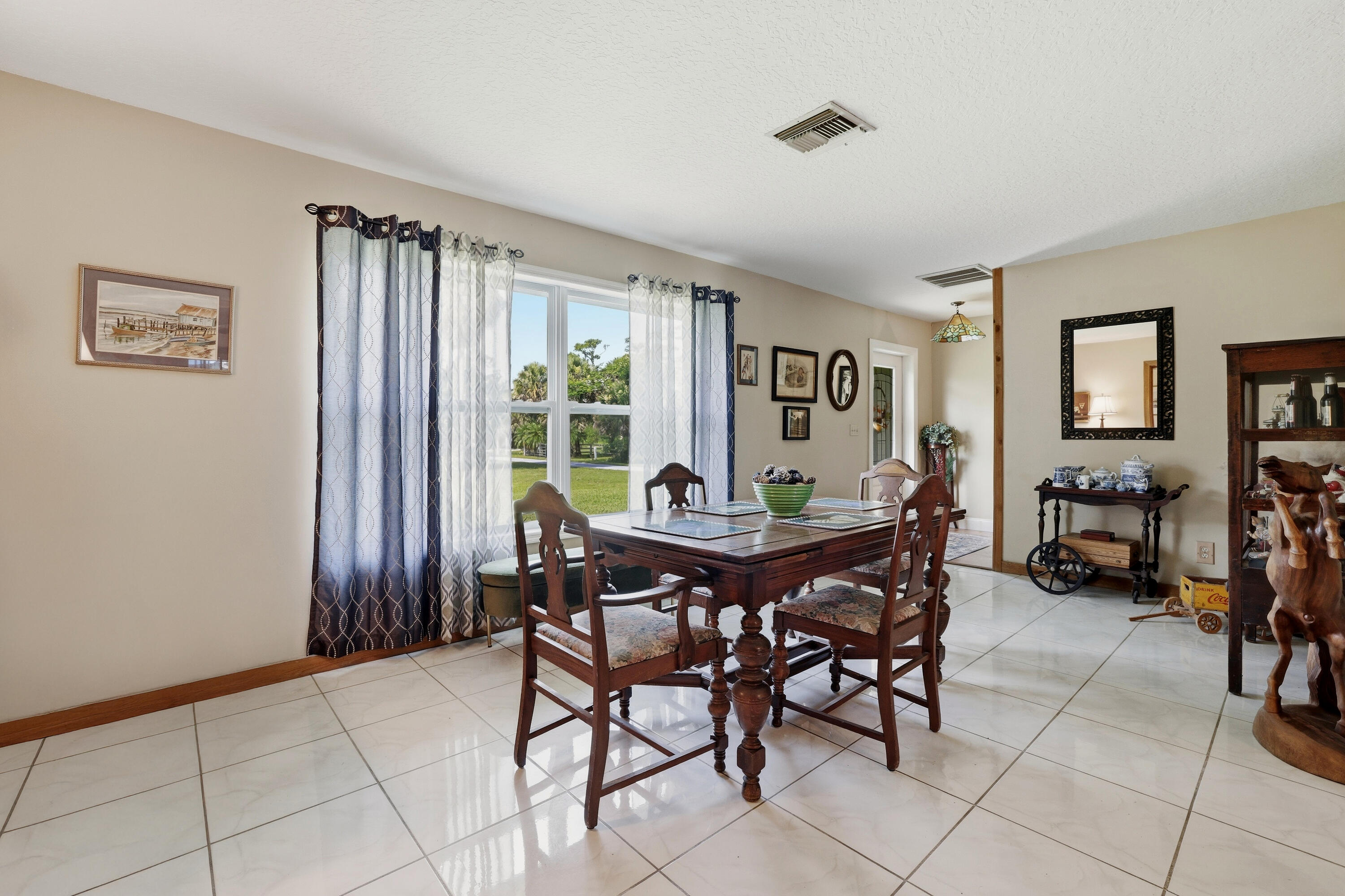 LOXAHATCHEE GROVES - Residential