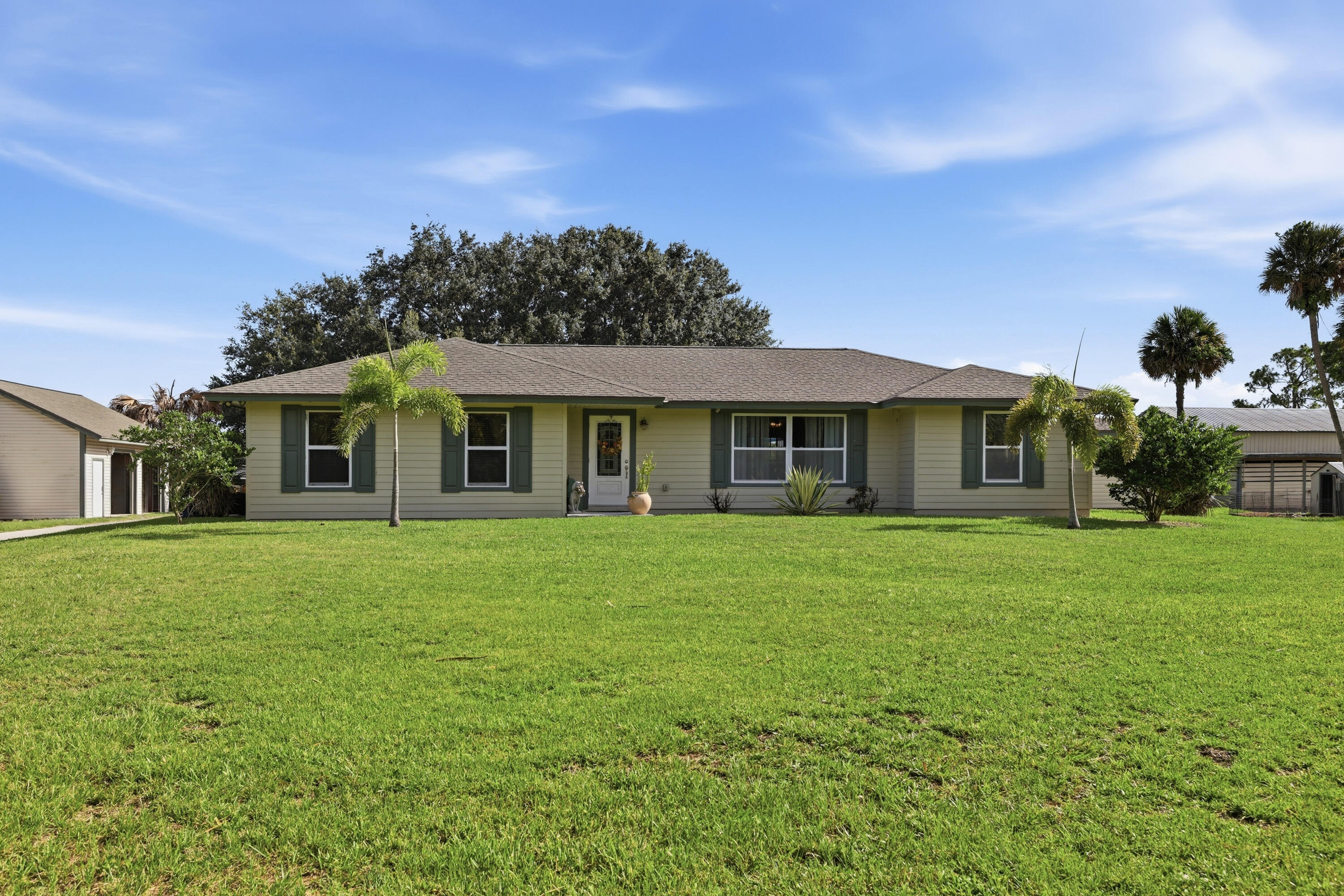 LOXAHATCHEE GROVES - Residential