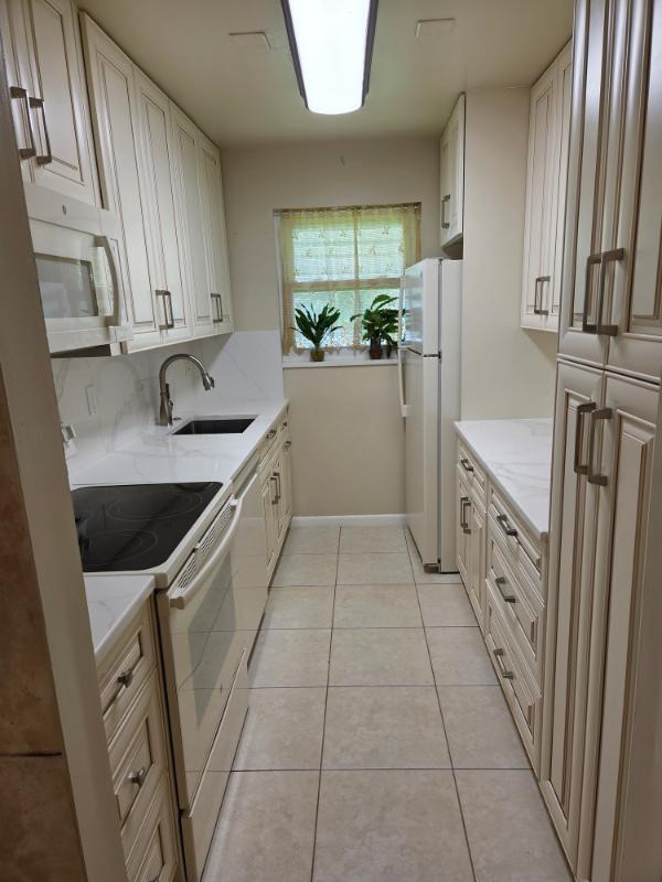POINTE OVERLOOK CONDO - Residential