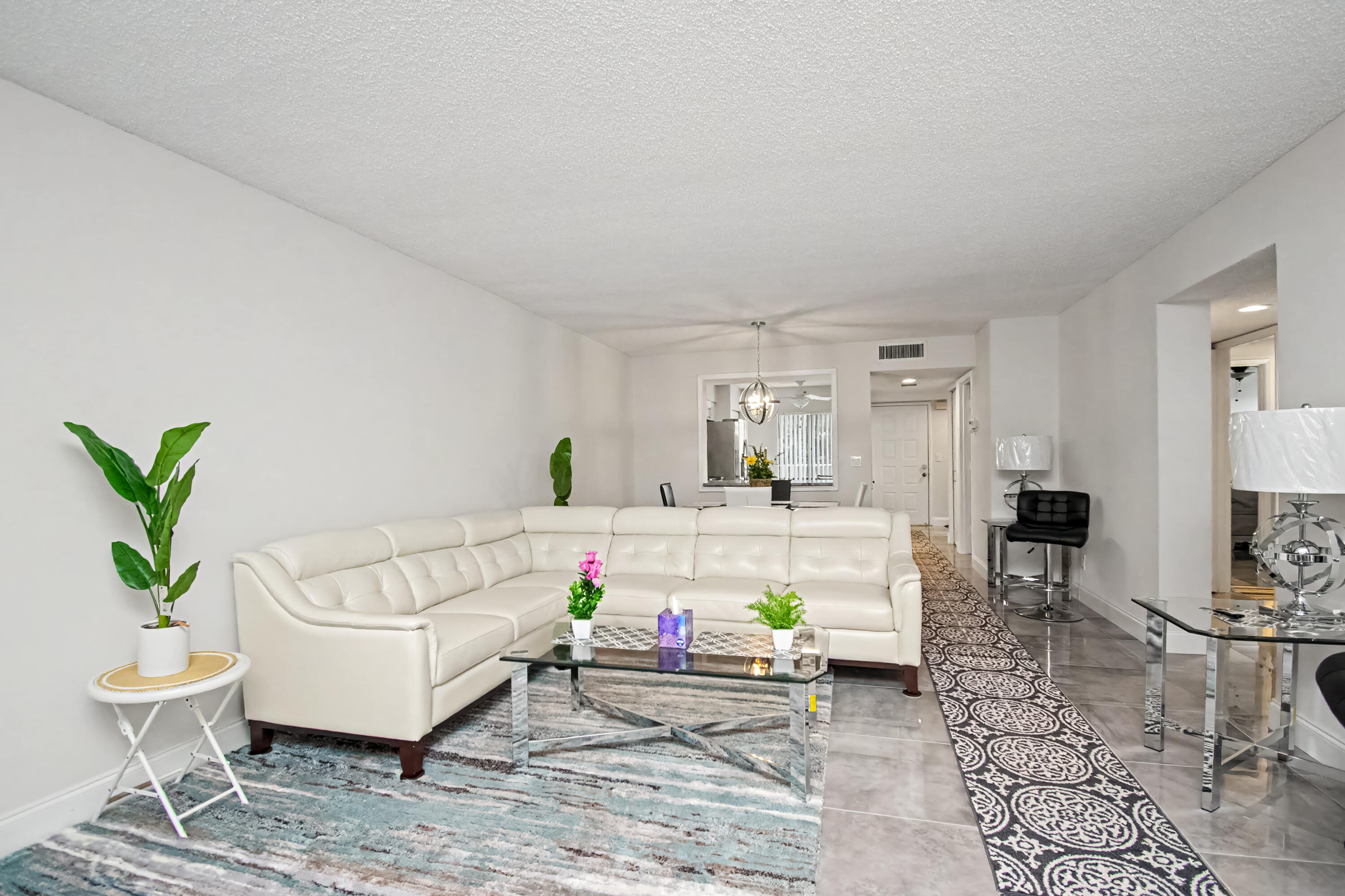 HUNTINGTON LAKES SEC FIVE CONDOS - Residential