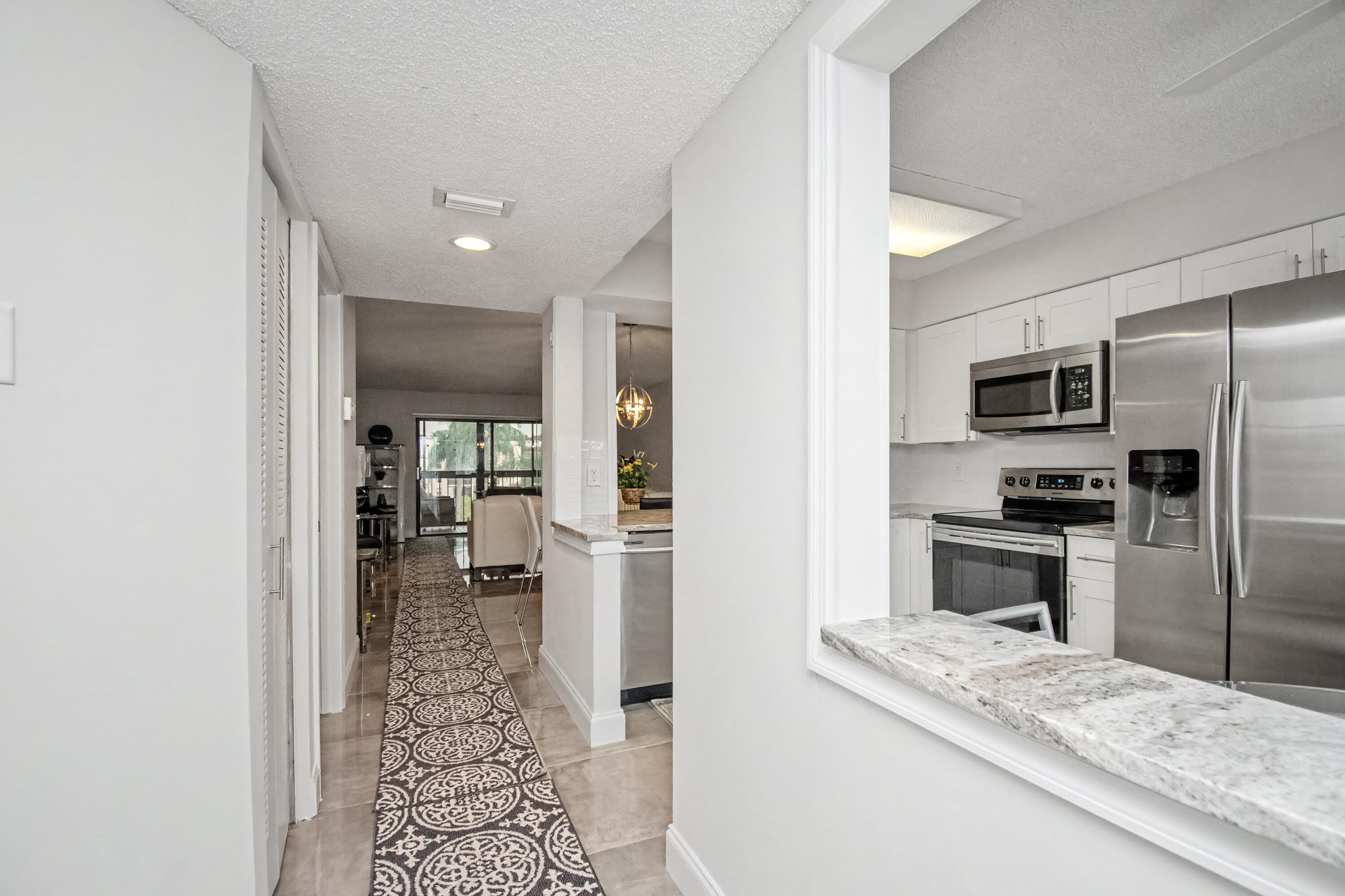 HUNTINGTON LAKES SEC FIVE CONDOS - Residential