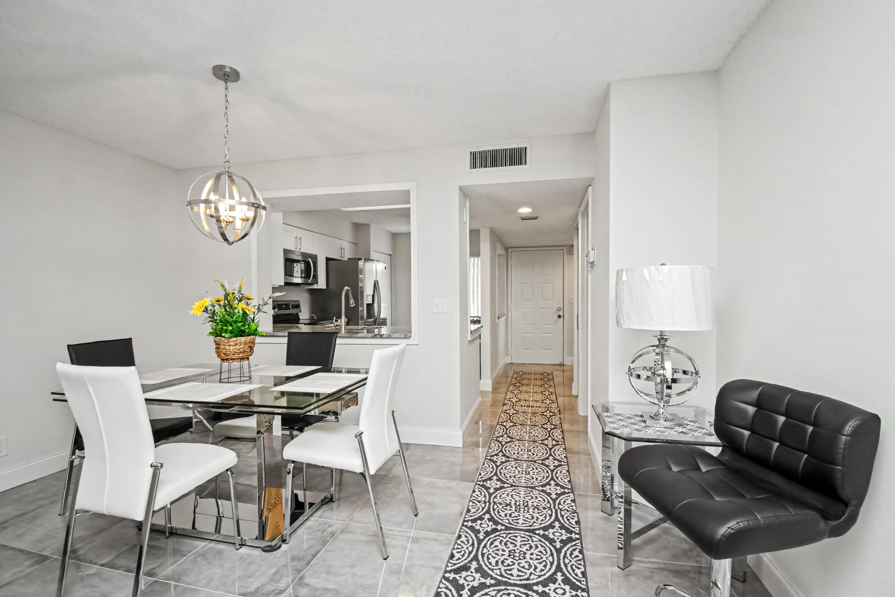 HUNTINGTON LAKES SEC FIVE CONDOS - Residential