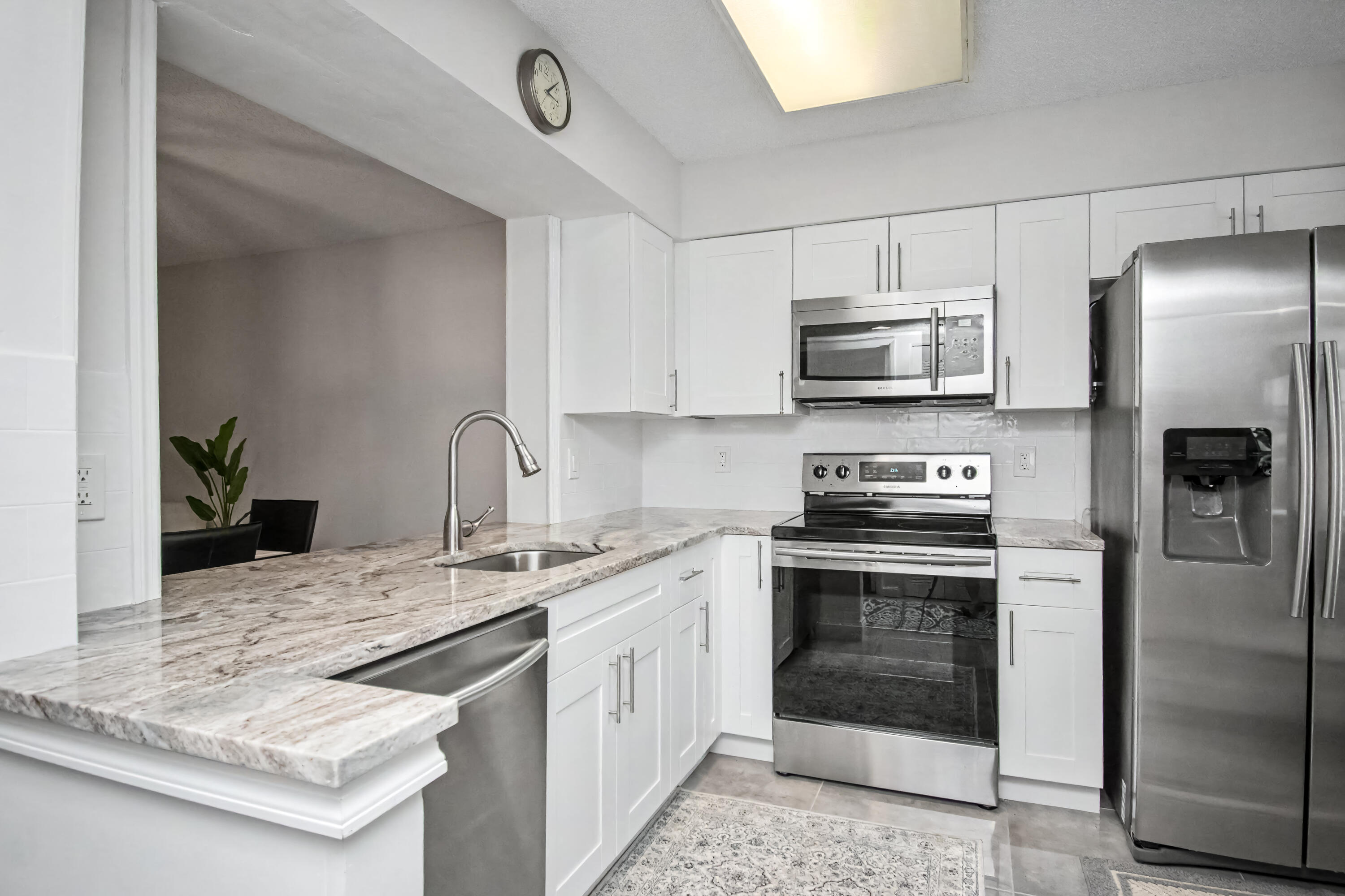 HUNTINGTON LAKES SEC FIVE CONDOS - Residential