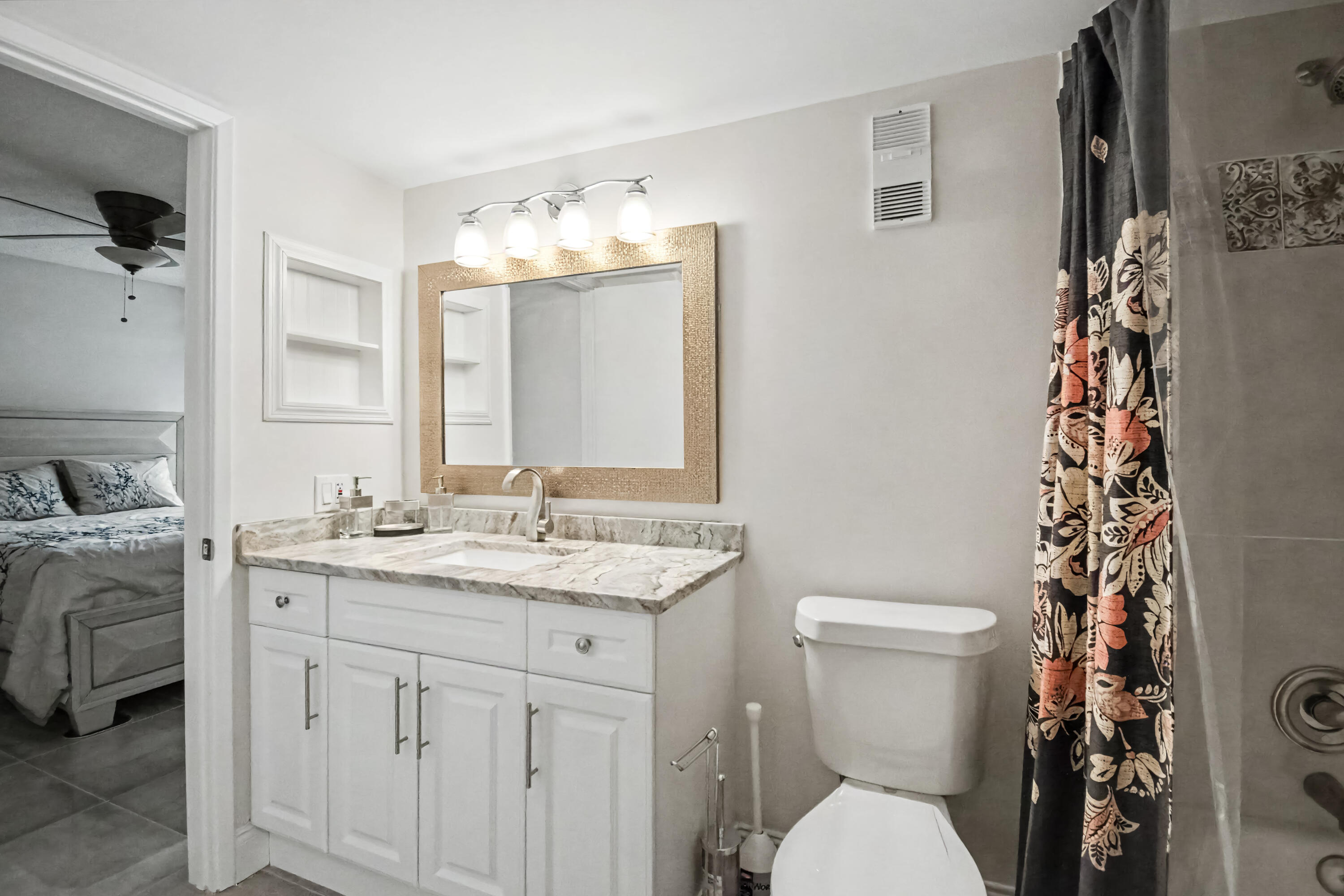 HUNTINGTON LAKES SEC FIVE CONDOS - Residential