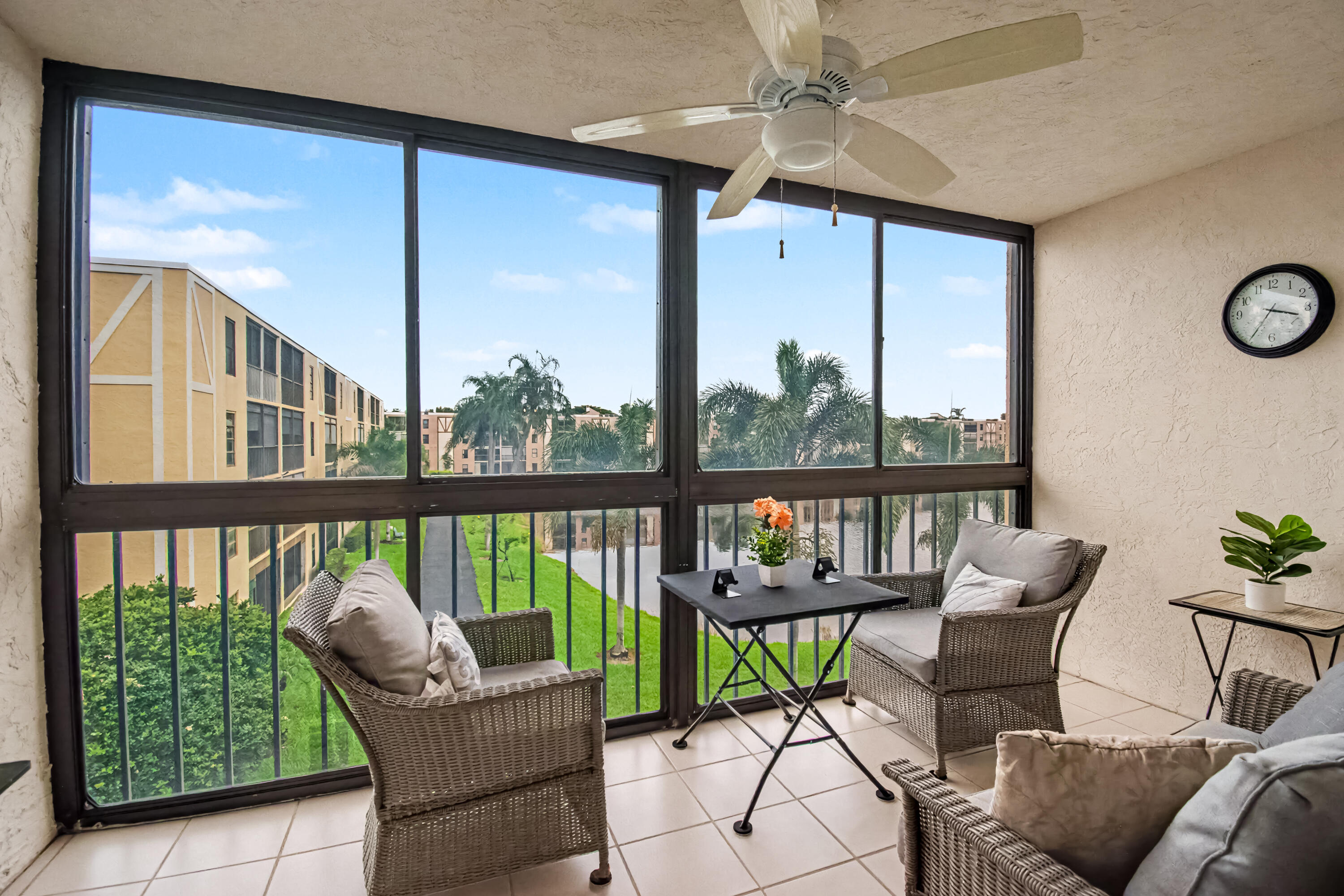 HUNTINGTON LAKES SEC FIVE CONDOS - Residential