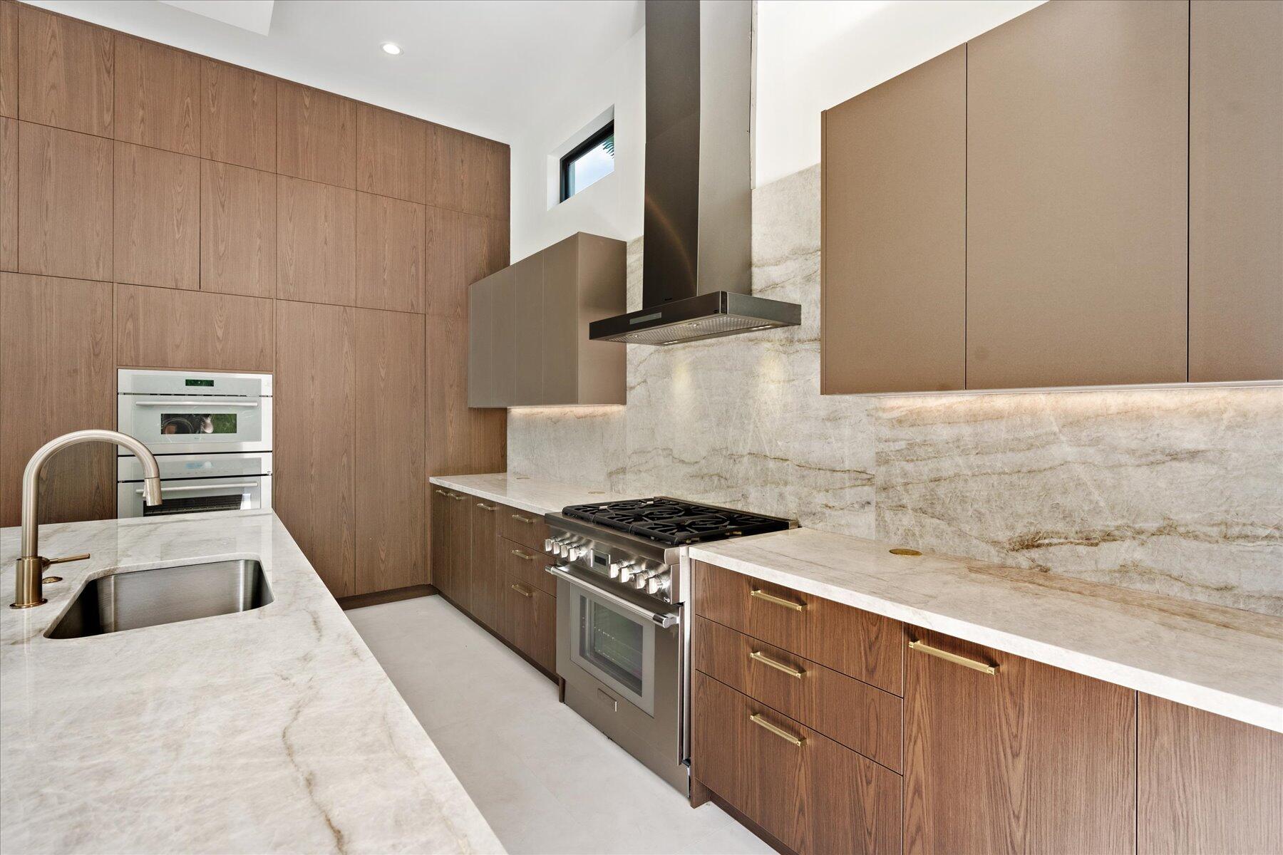 LEFT BANK ESTATES  (GOLDEN HARBOR AREA) - Residential