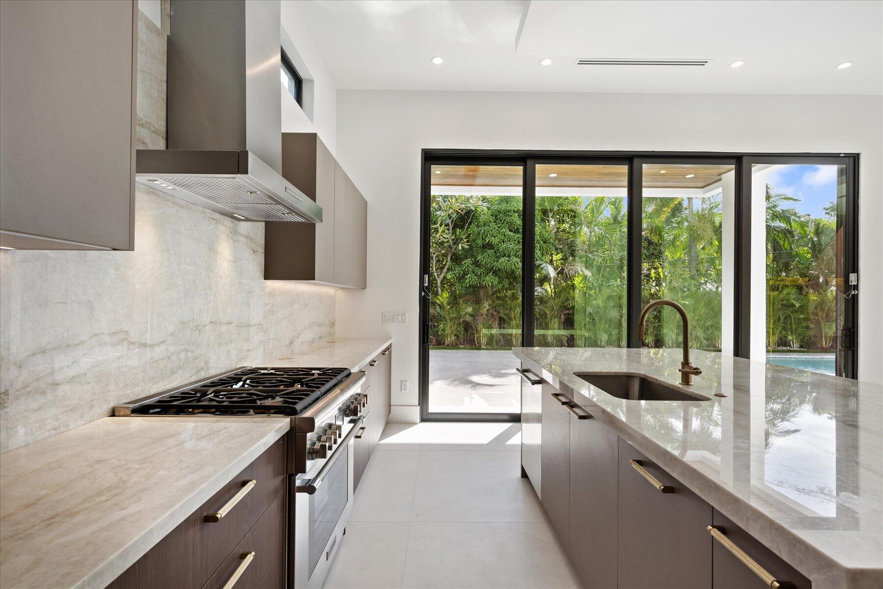 LEFT BANK ESTATES  (GOLDEN HARBOR AREA) - Residential