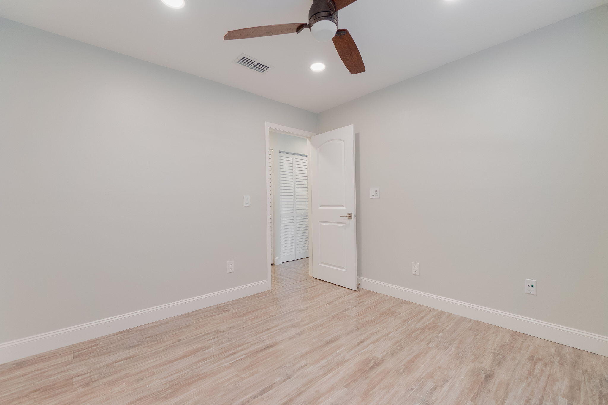 SHEFFIELD WOODS AT WELLINGTON CONDO - Residential Lease