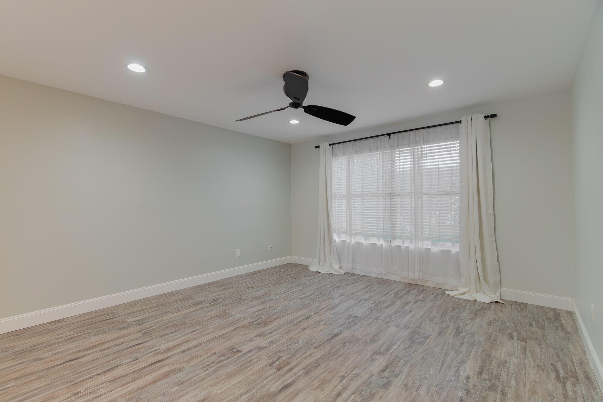 SHEFFIELD WOODS AT WELLINGTON CONDO - Residential Lease