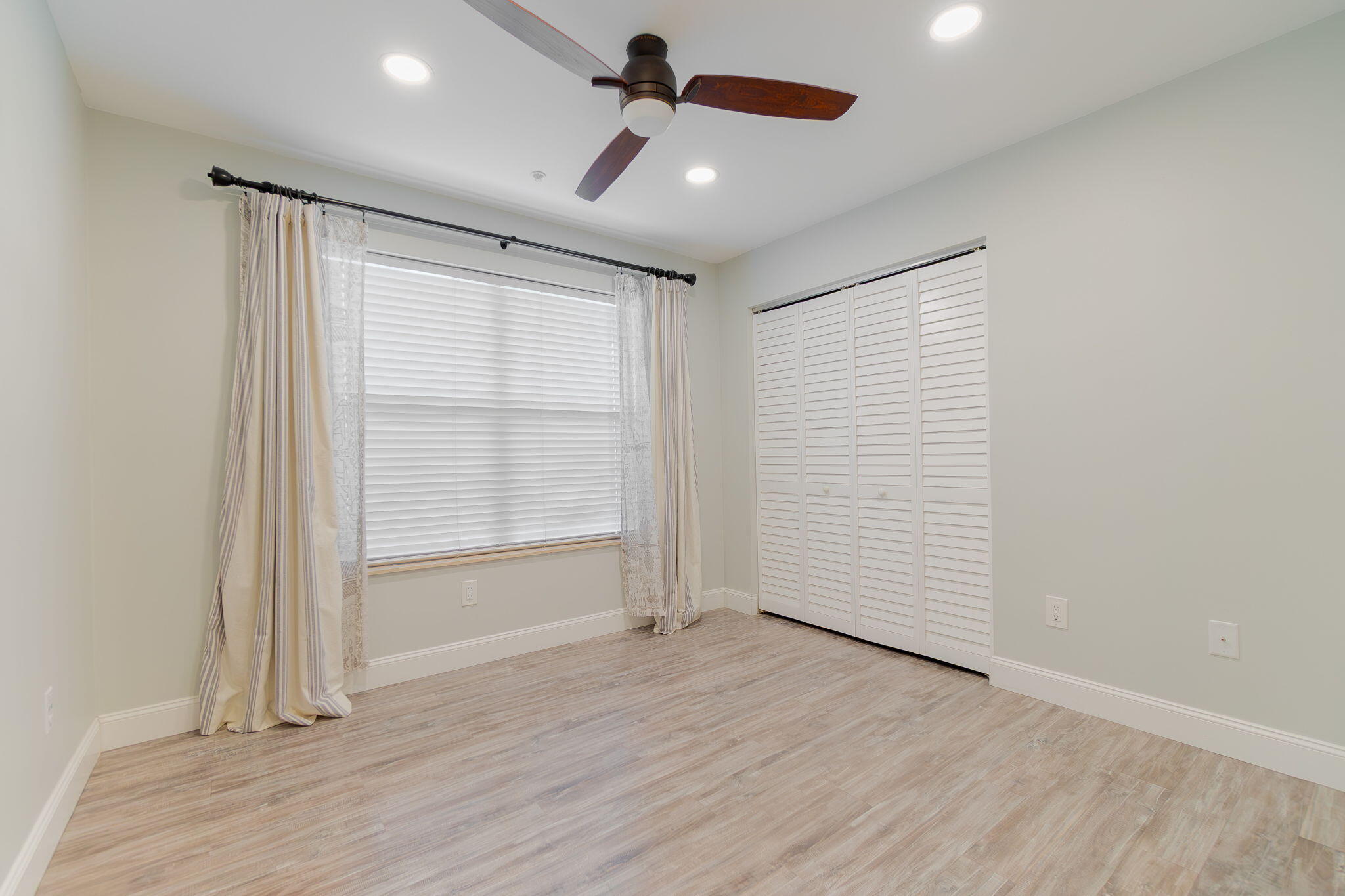 SHEFFIELD WOODS AT WELLINGTON CONDO - Residential Lease