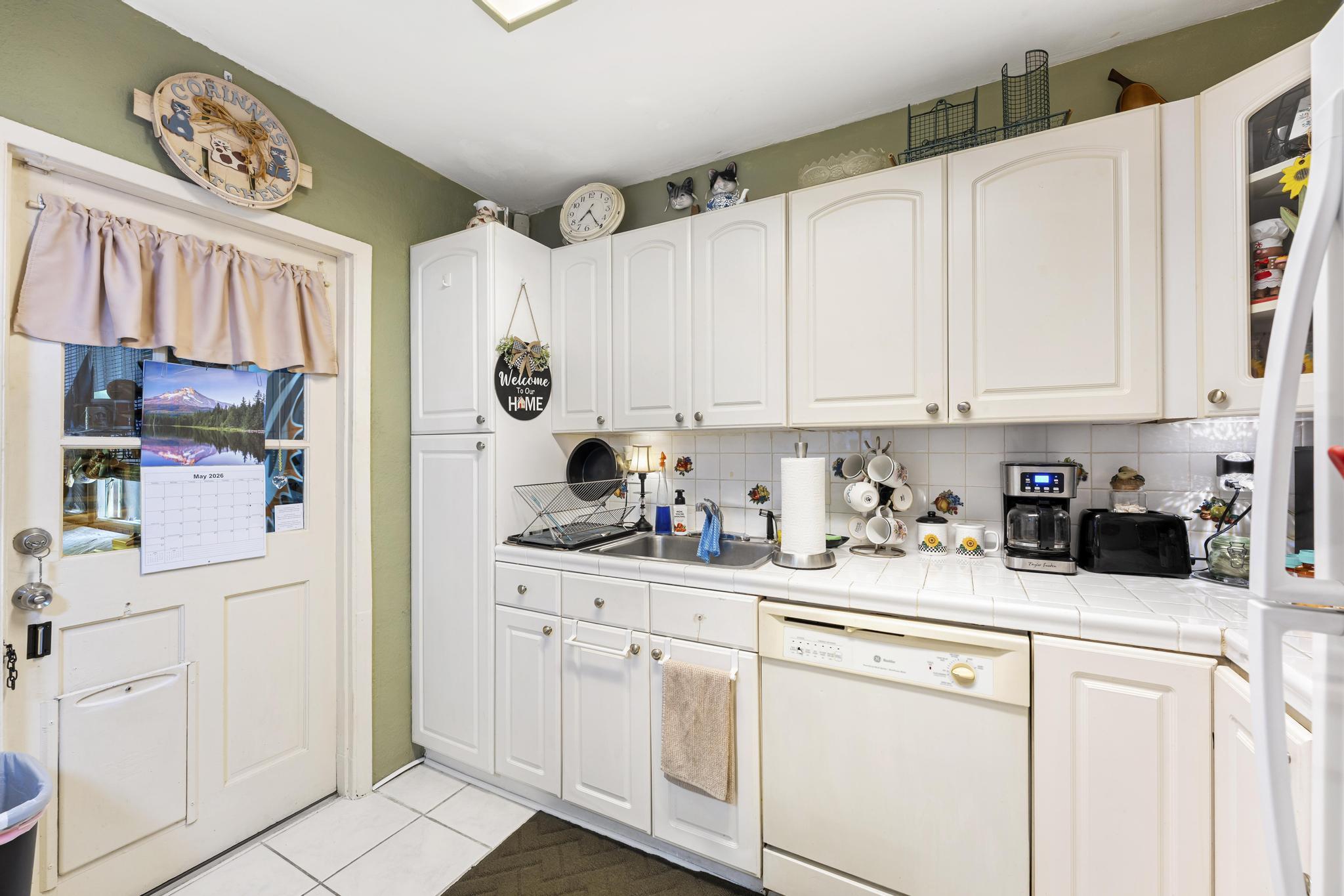 FAIRFAX PARK ADD - Residential Lease