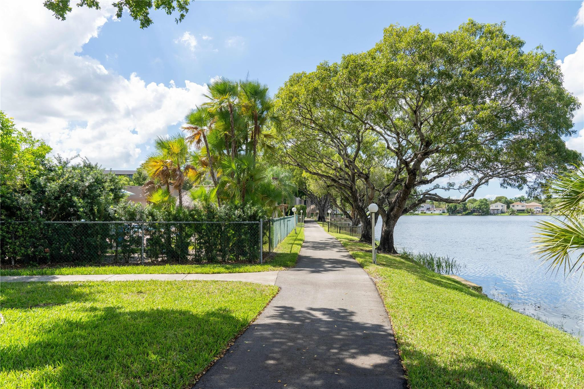 COLONY POINT 4 CONDO - Residential