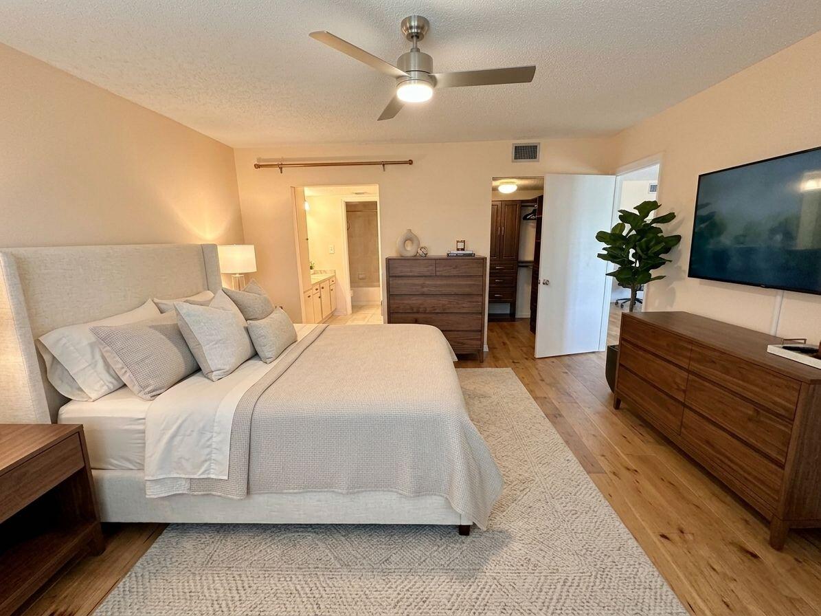 COLONY POINT 4 CONDO - Residential