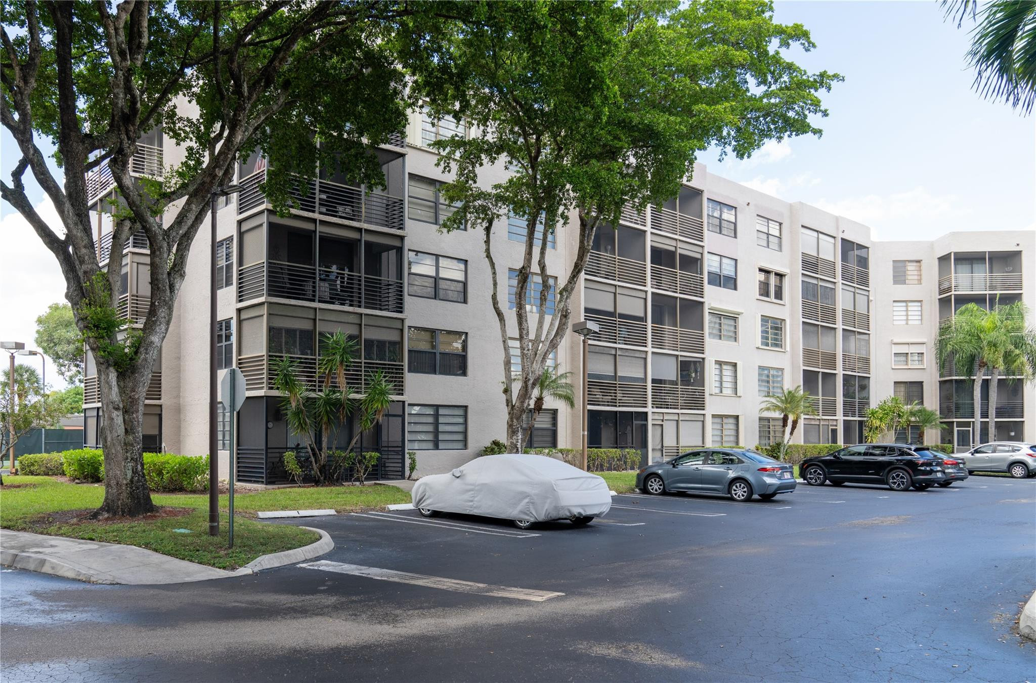 COLONY POINT 4 CONDO - Residential