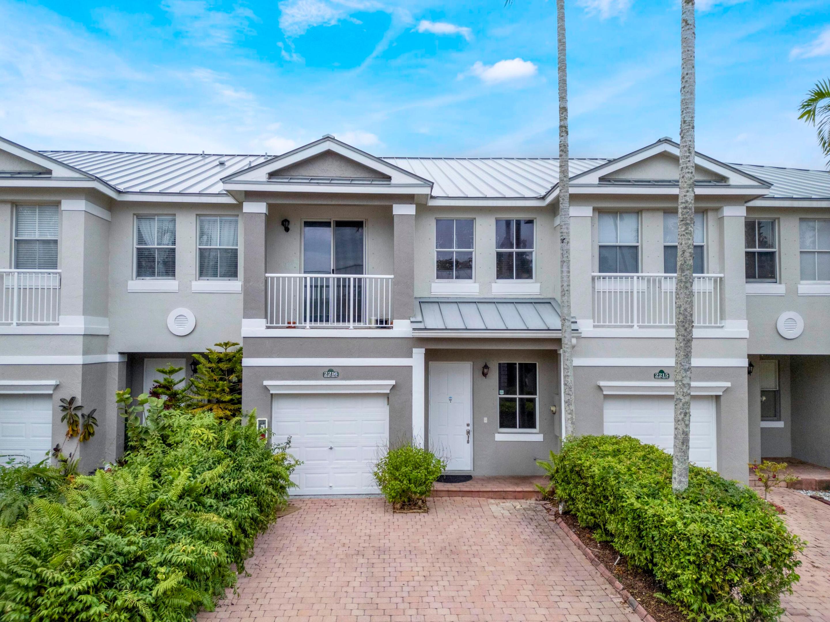 Spacious 4-bedroom, 3-bath townhouse with beautiful lake views in the desirable Shoma Homes community! The first floor features one bedroom and a full bath, along with a dining area and family room. Upstairs includes three additional bedrooms, a convenient laundry room, and a large master suite with double-door entry, walk-in closet, sitting area, dual sinks, and a Roman tub. One-car garage included. Excellent investment opportunity.