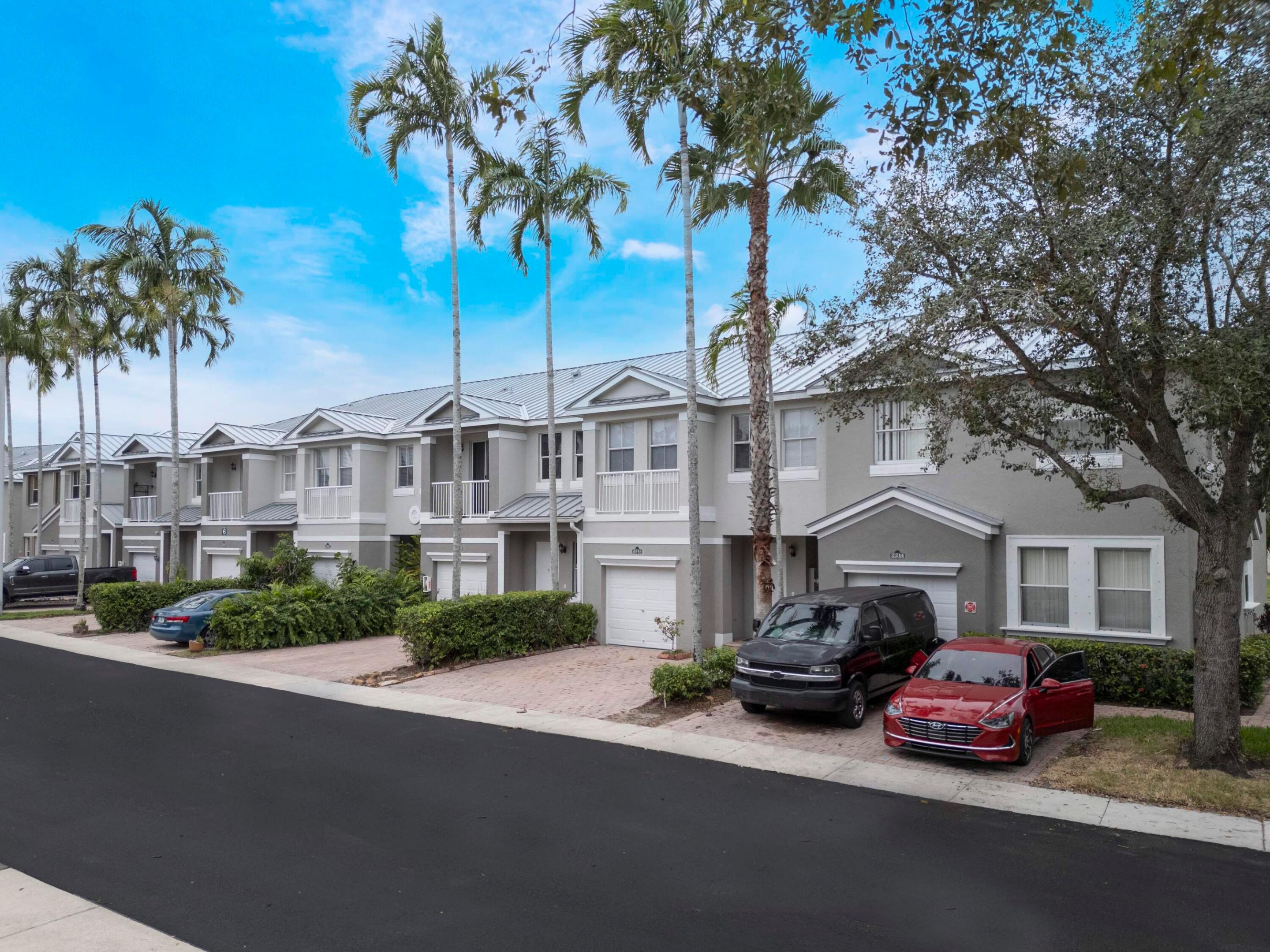 SHOMA VILLAS III AT ROYAL PALM CONDOI - Residential