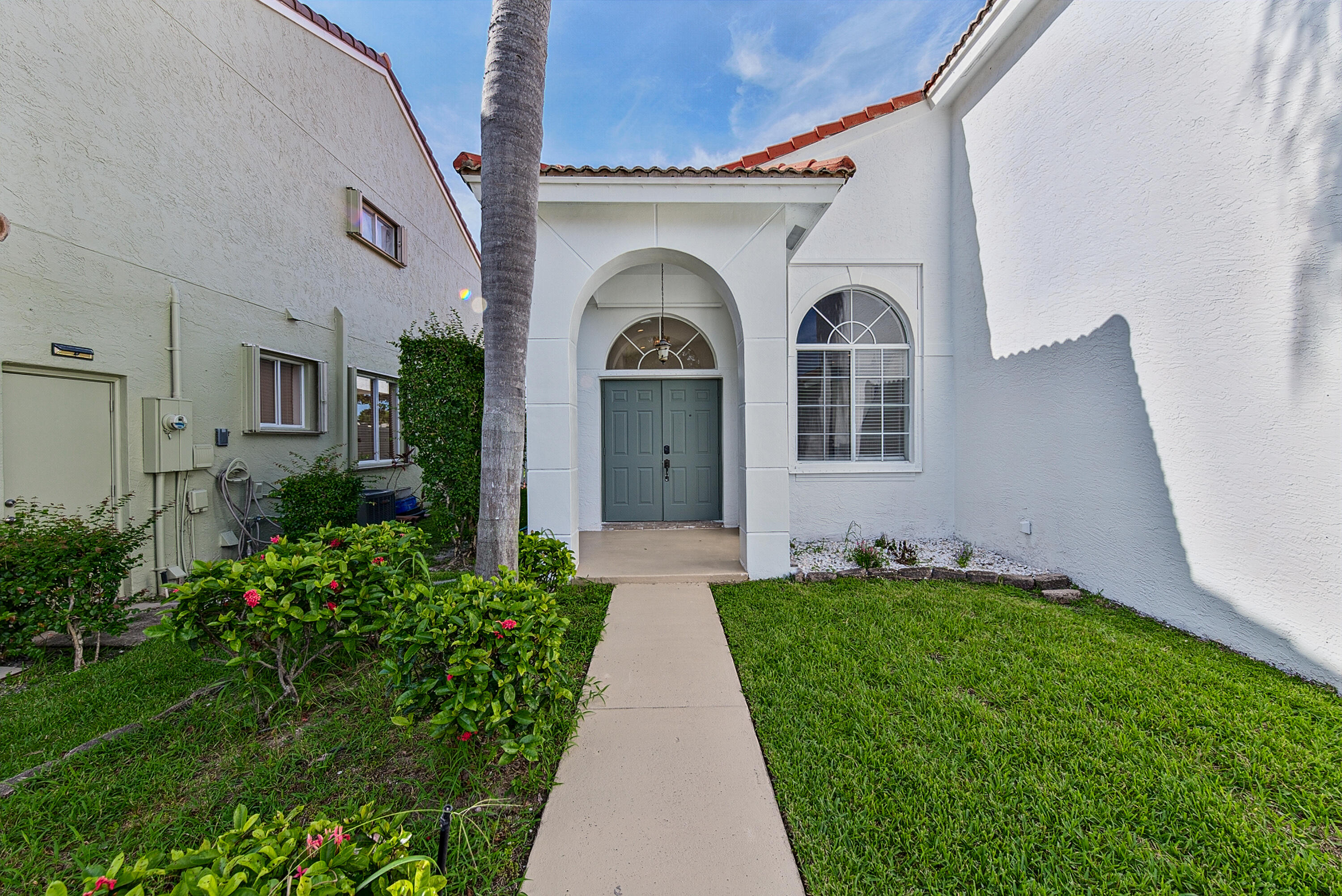 COQUINA LAKES - Residential Lease