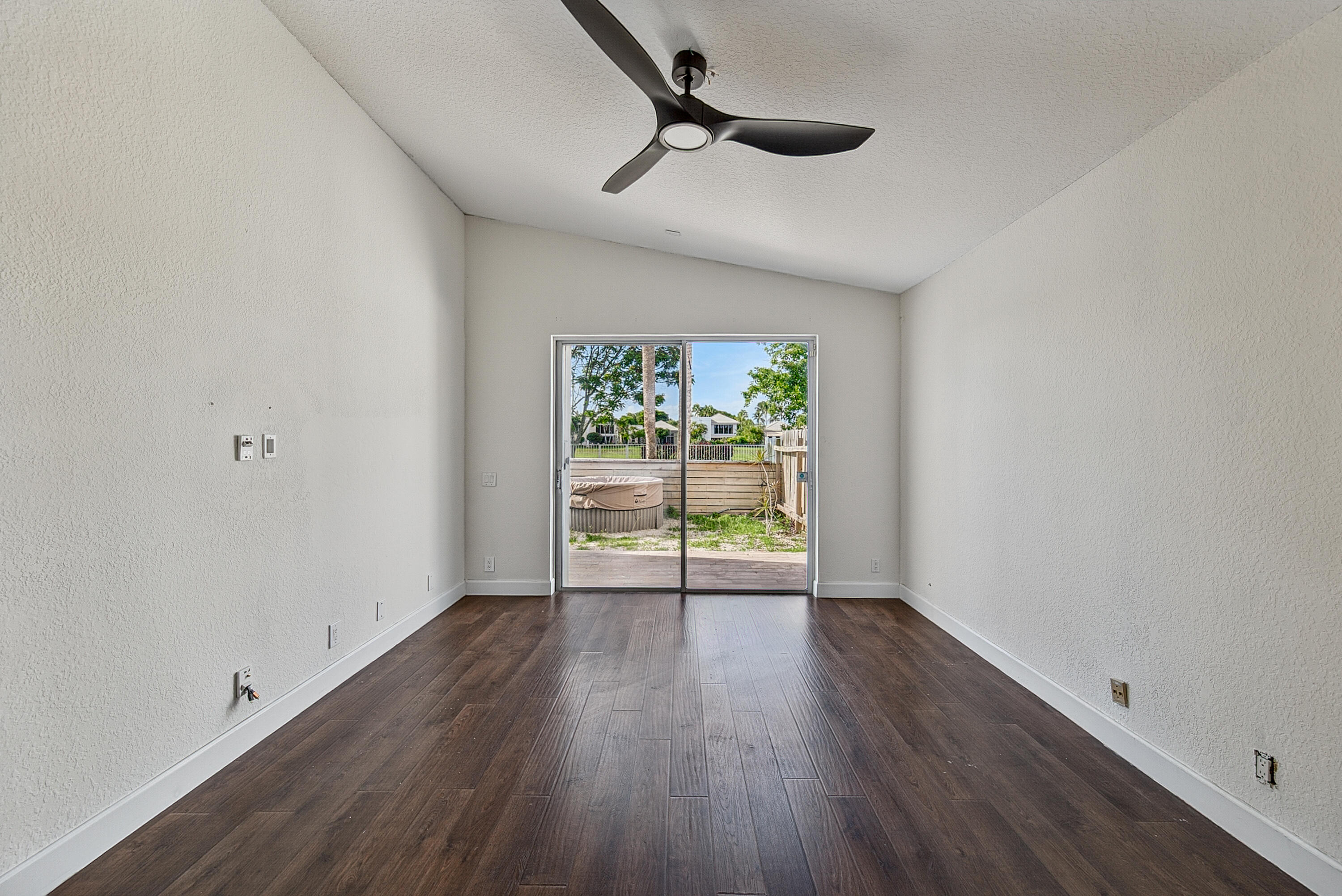 COQUINA LAKES - Residential Lease