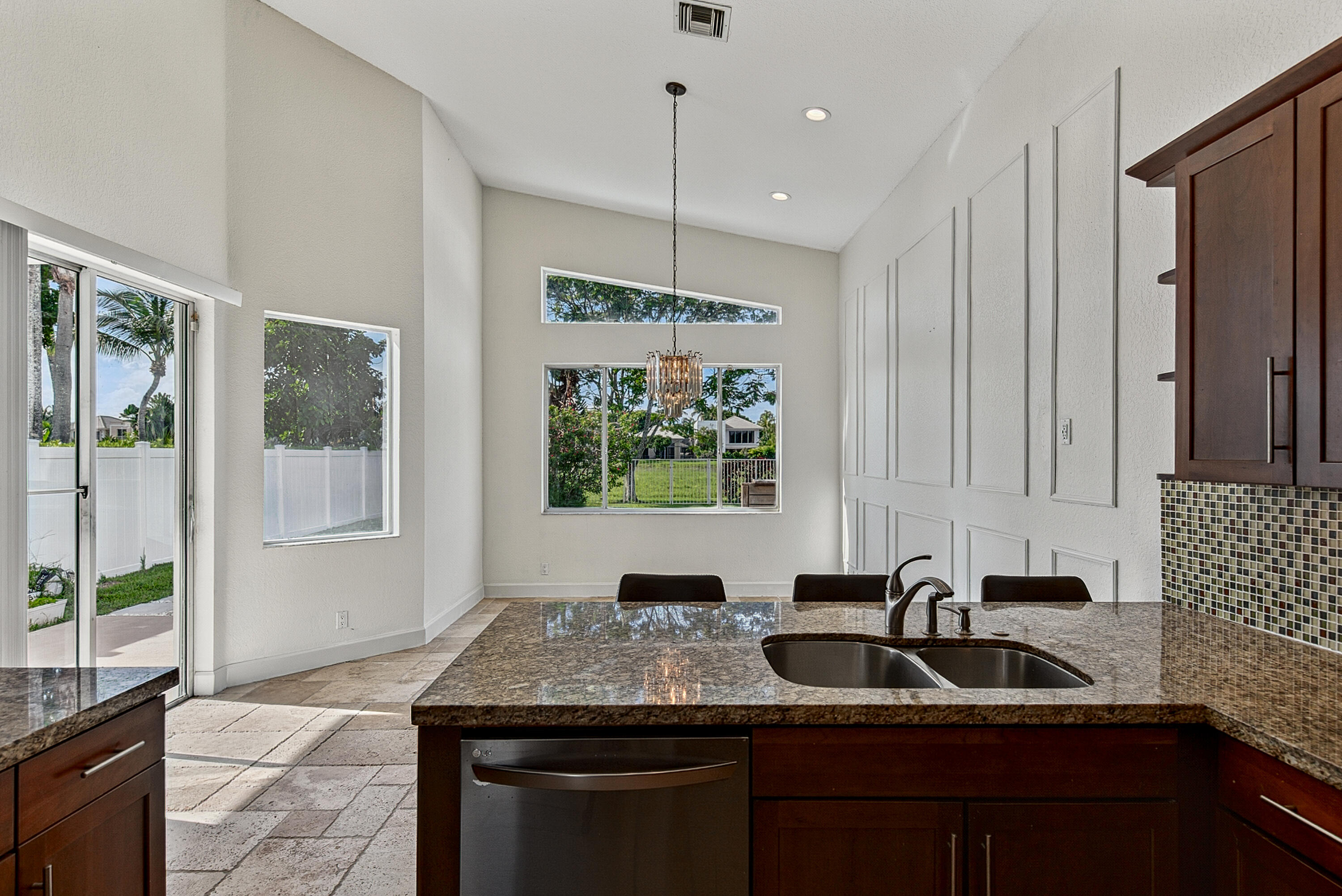 COQUINA LAKES - Residential Lease
