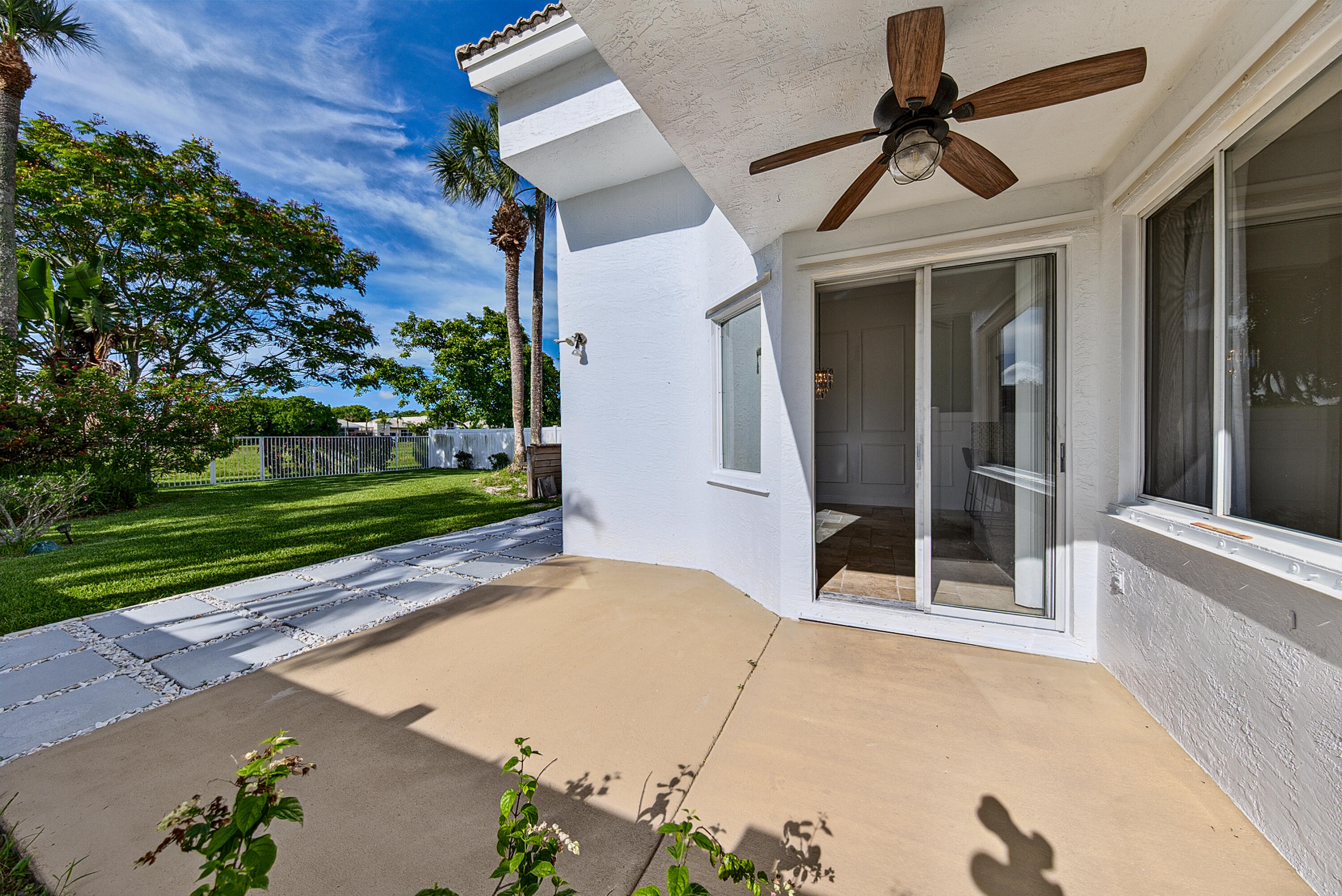 COQUINA LAKES - Residential Lease