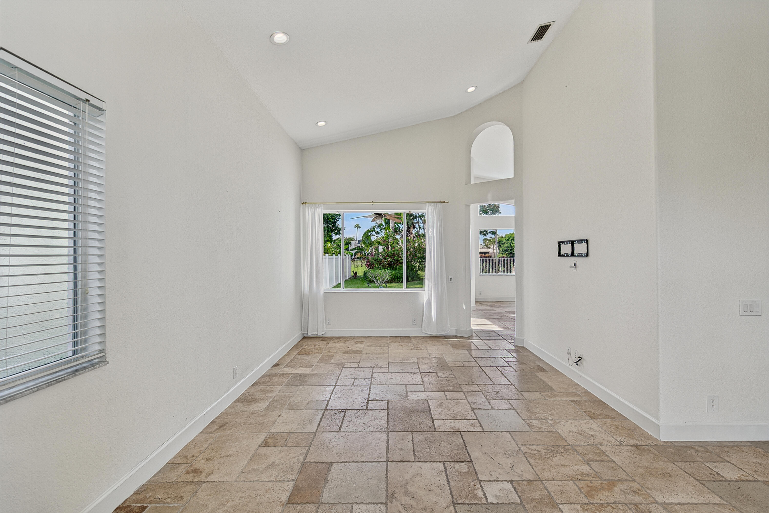 COQUINA LAKES - Residential Lease