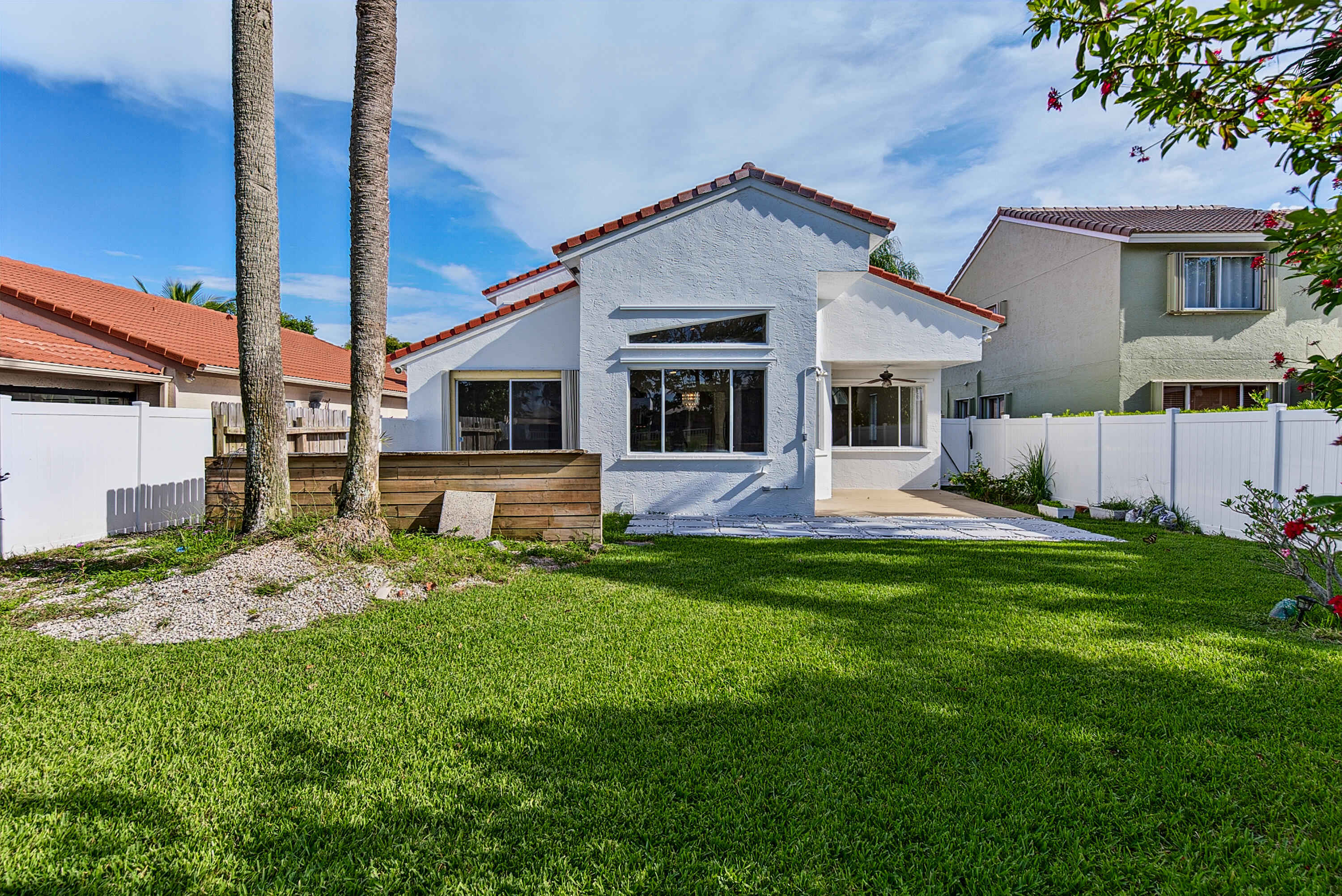 COQUINA LAKES - Residential Lease
