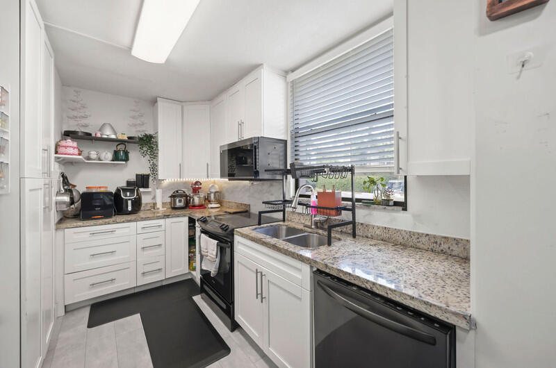 GREENGLADES CONDO I - Residential