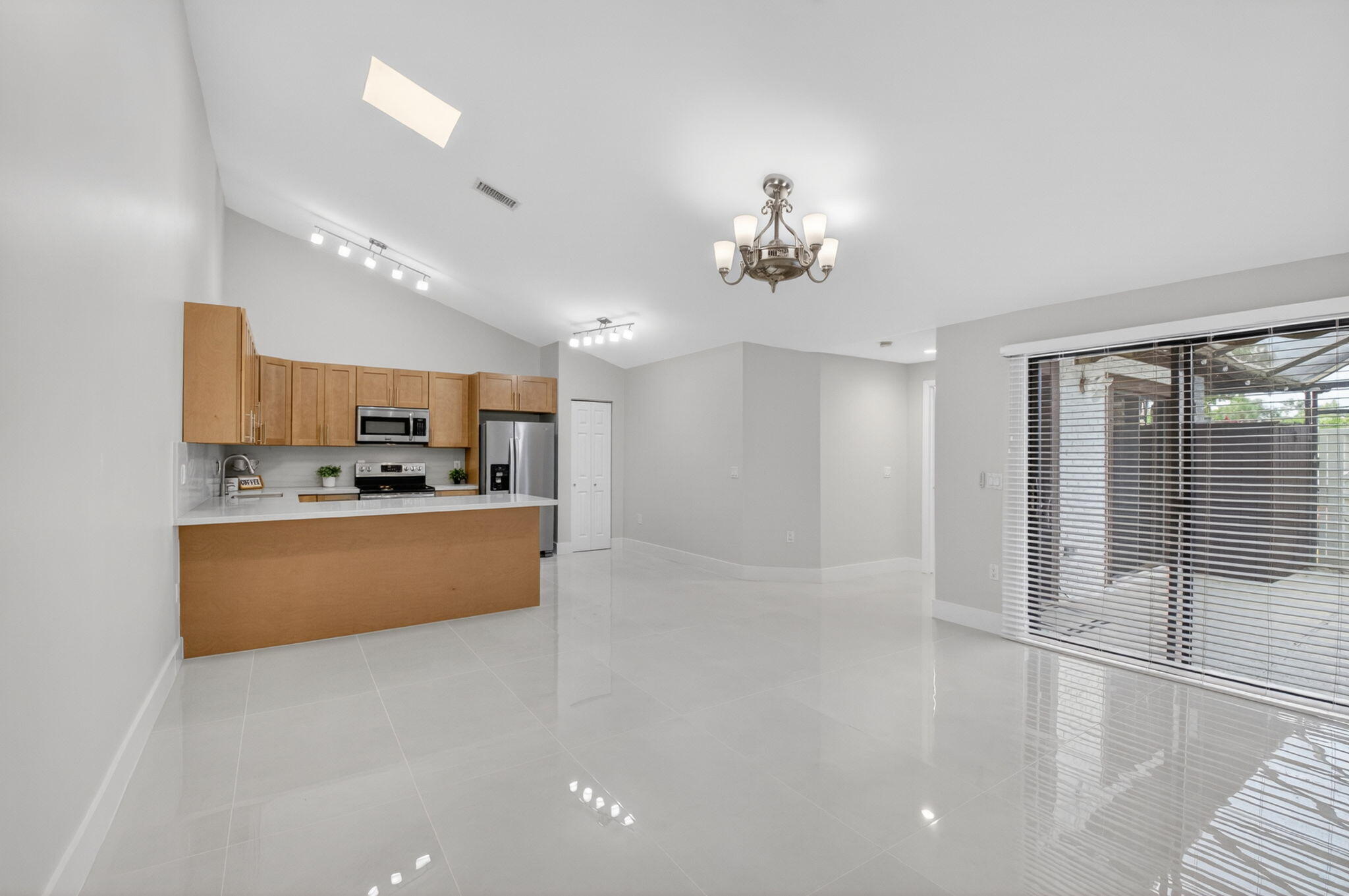 BOCA GARDENS - Residential Lease