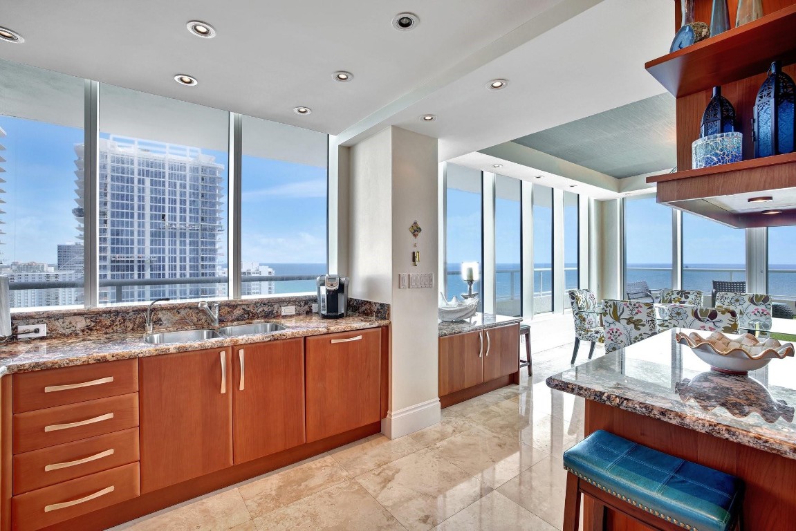 Ritz Carlton - Residential