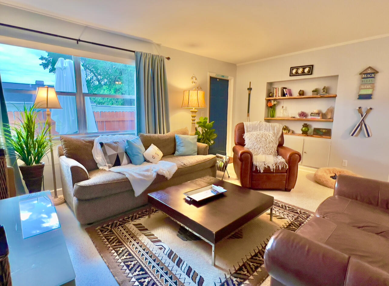 MONROE HEIGHTS - Residential Lease