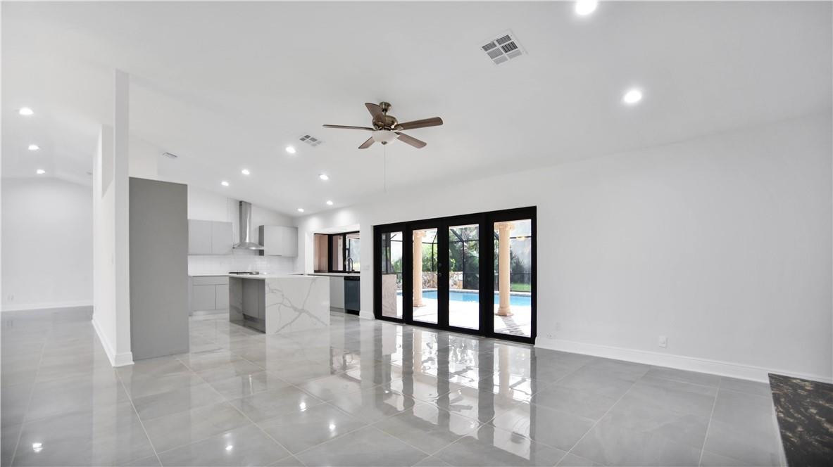 CYPRESS RUN - Residential Lease